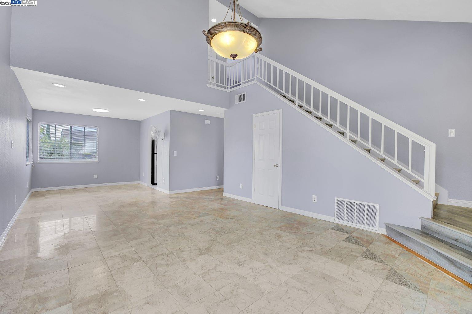 Detail Gallery Image 4 of 44 For 1618 Putnam St, Antioch,  CA 94509 - 4 Beds | 2/1 Baths