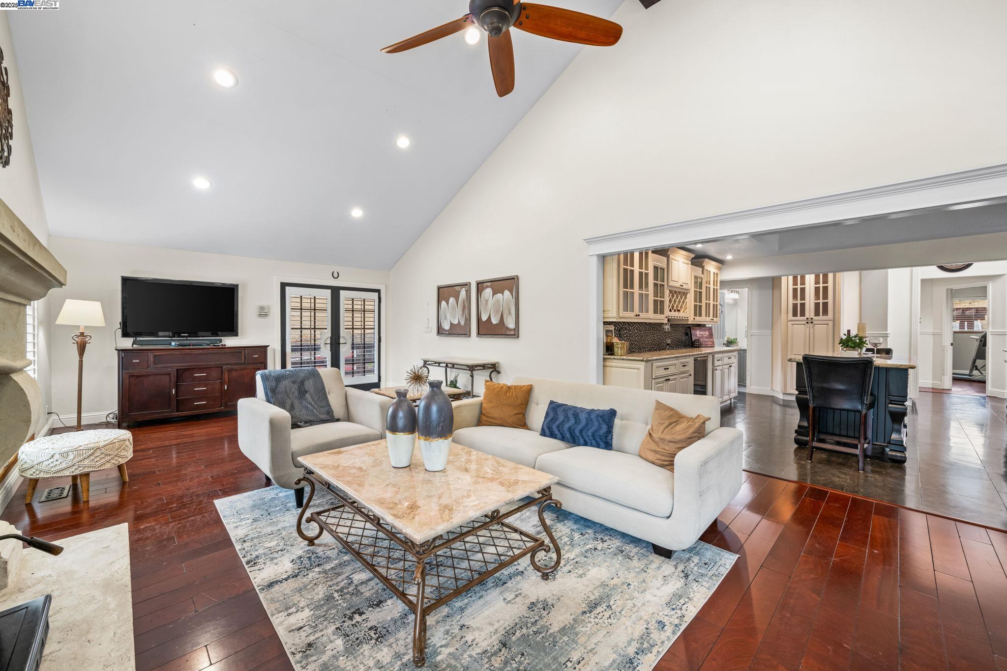 Detail Gallery Image 21 of 58 For 26928 Palomares Rd, Castro Valley,  CA 94552 - 3 Beds | 2 Baths