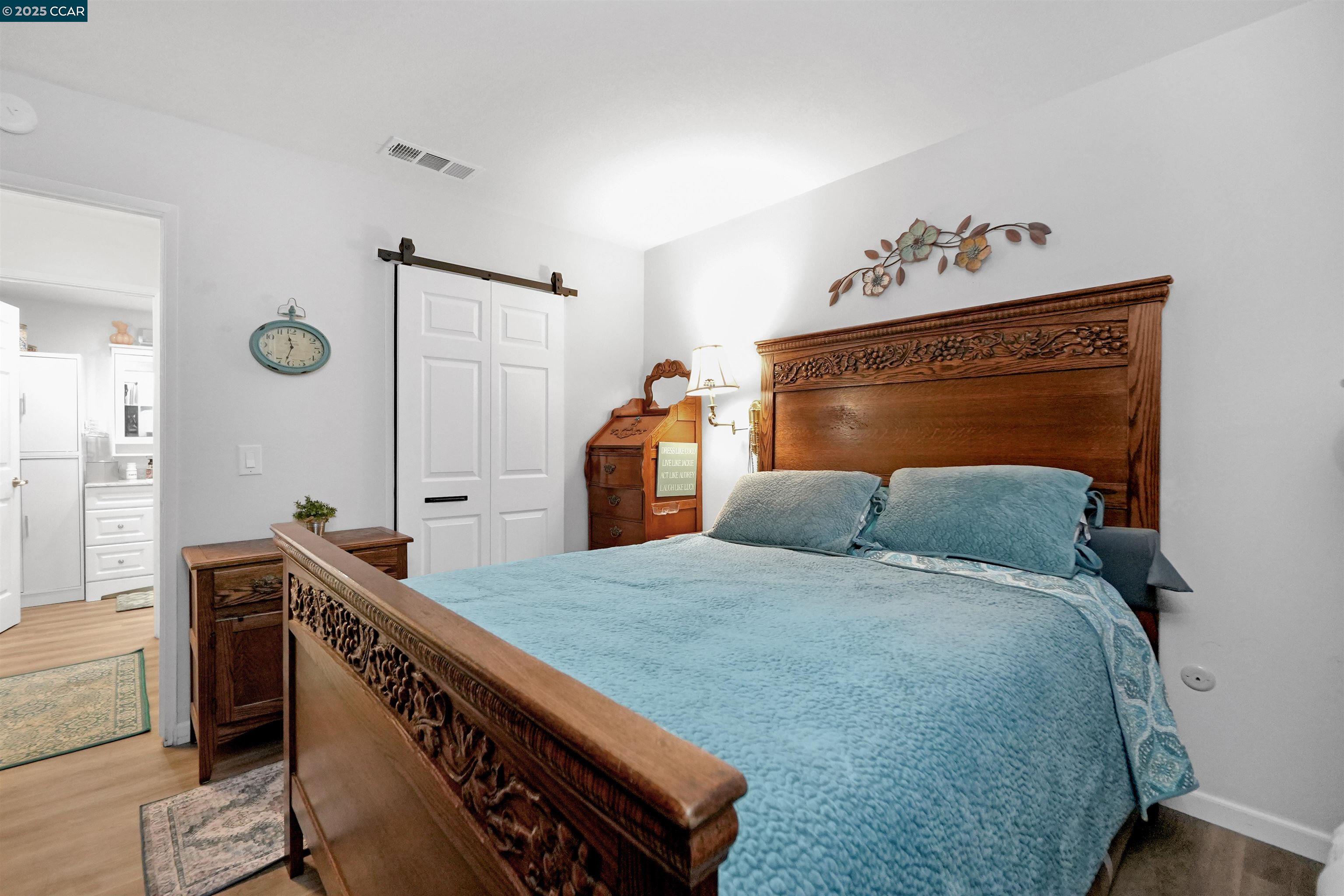 Photo #5: 41113709 Listing 