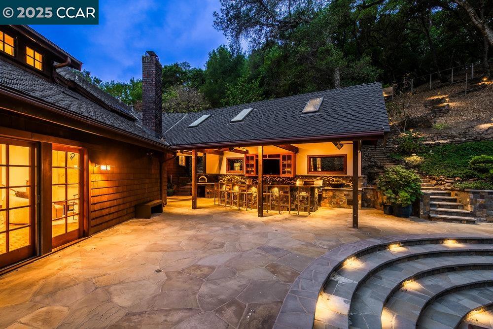 Detail Gallery Image 37 of 60 For 1 Scenic Lane, Lafayette,  CA 94549 - 4 Beds | 3 Baths