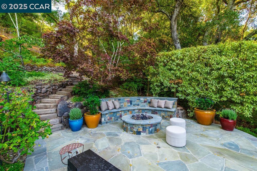 Detail Gallery Image 50 of 60 For 1 Scenic Lane, Lafayette,  CA 94549 - 4 Beds | 3 Baths