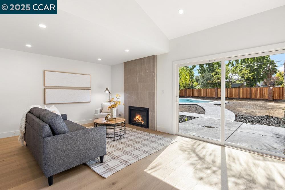 Detail Gallery Image 21 of 52 For 2975 Hurlstone Ct, Walnut Creek,  CA 94598 - 4 Beds | 3 Baths