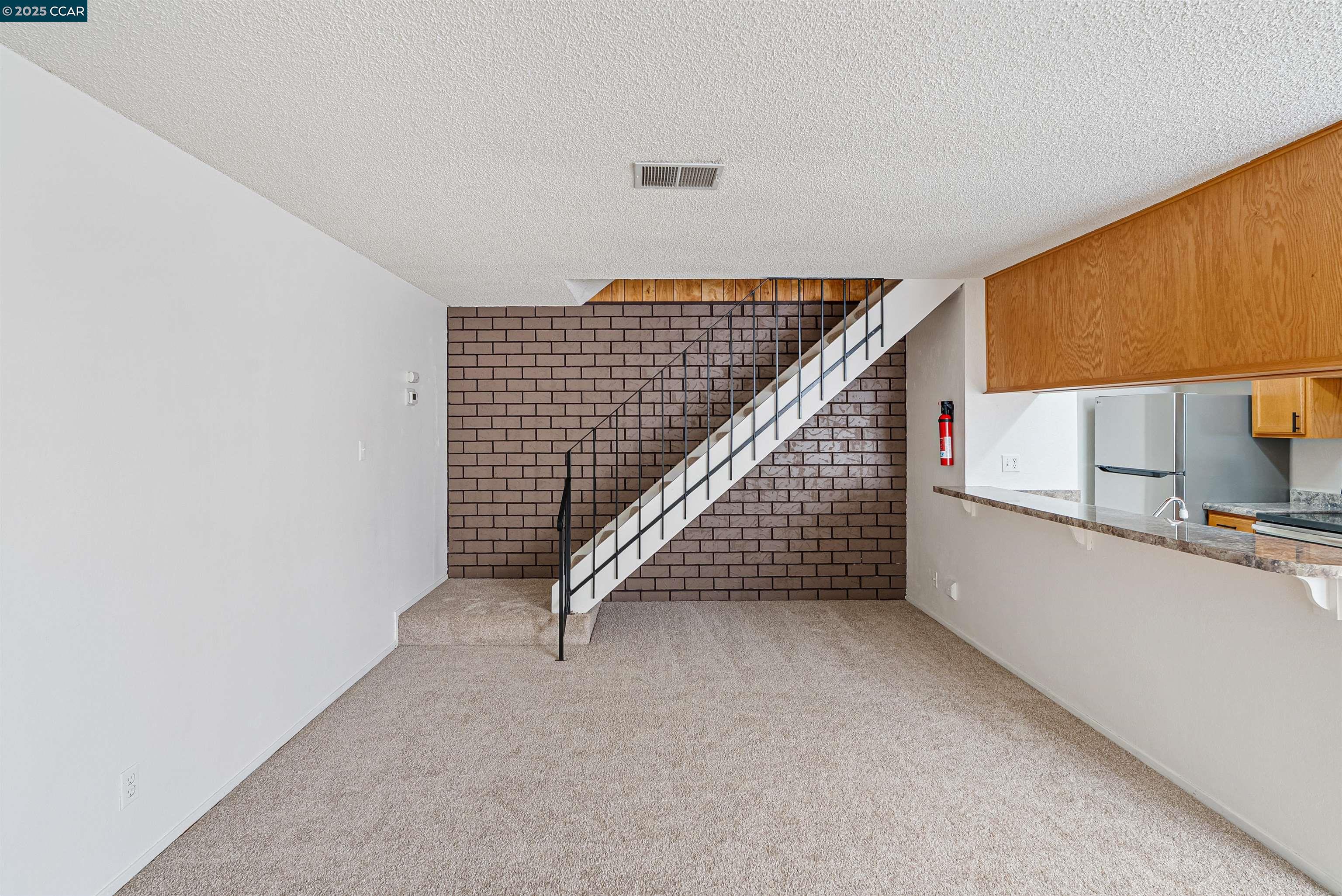 Photo #2: 41113716 Listing 