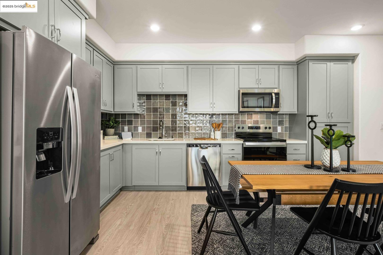 Photo #2: 41113727 Listing 
