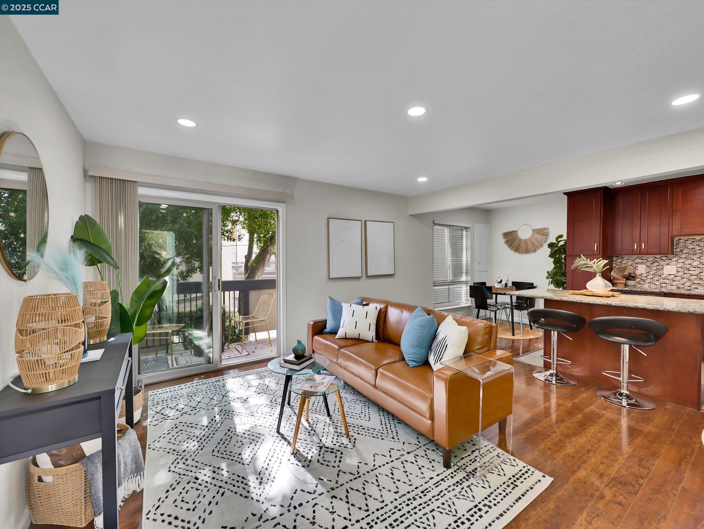 More Details about MLS # 41113728 : 2033 SIERRA RD # 10