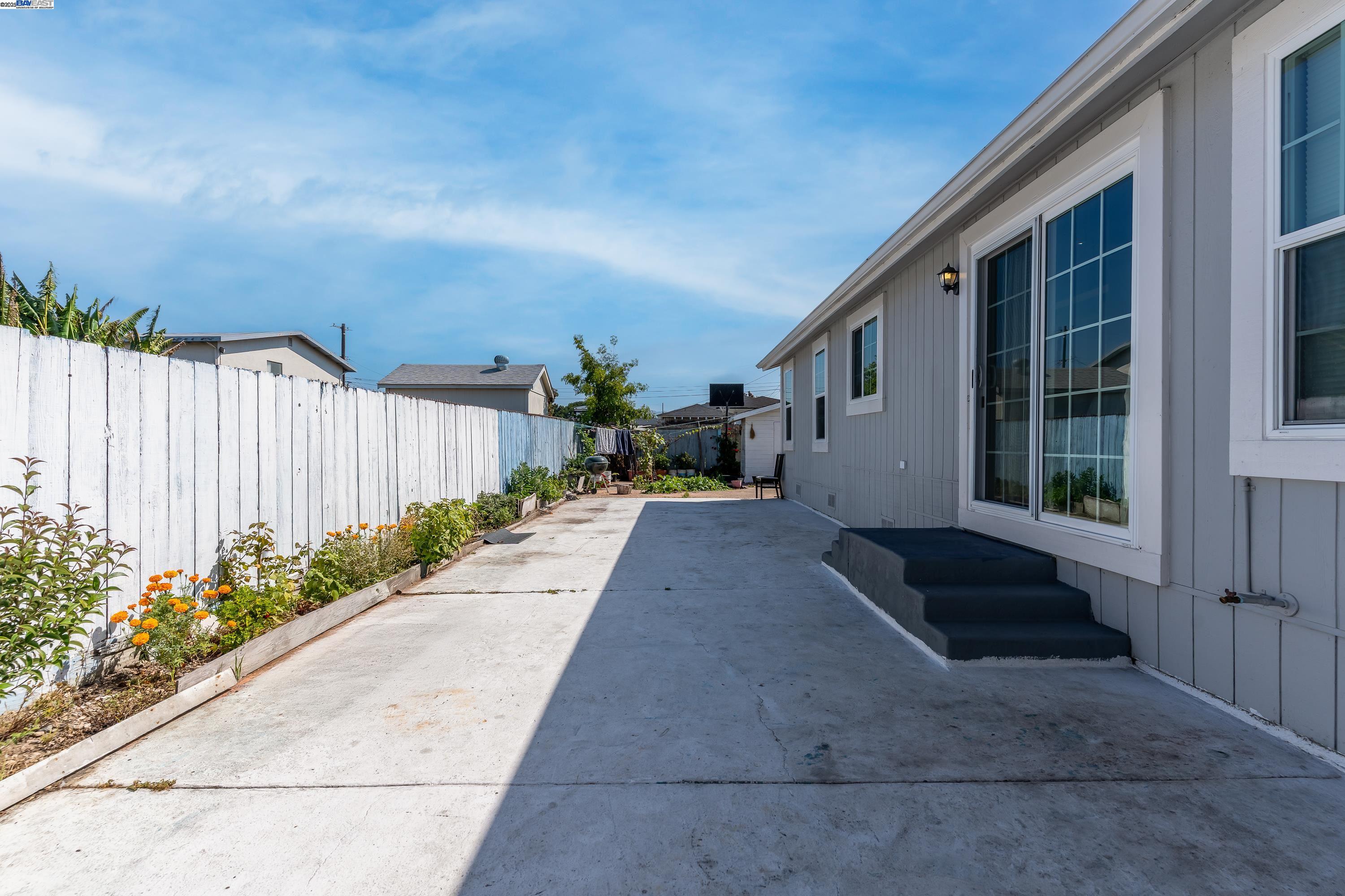 Detail Gallery Image 42 of 59 For 628 S 17th St, Richmond,  CA 94804 - 4 Beds | 2 Baths