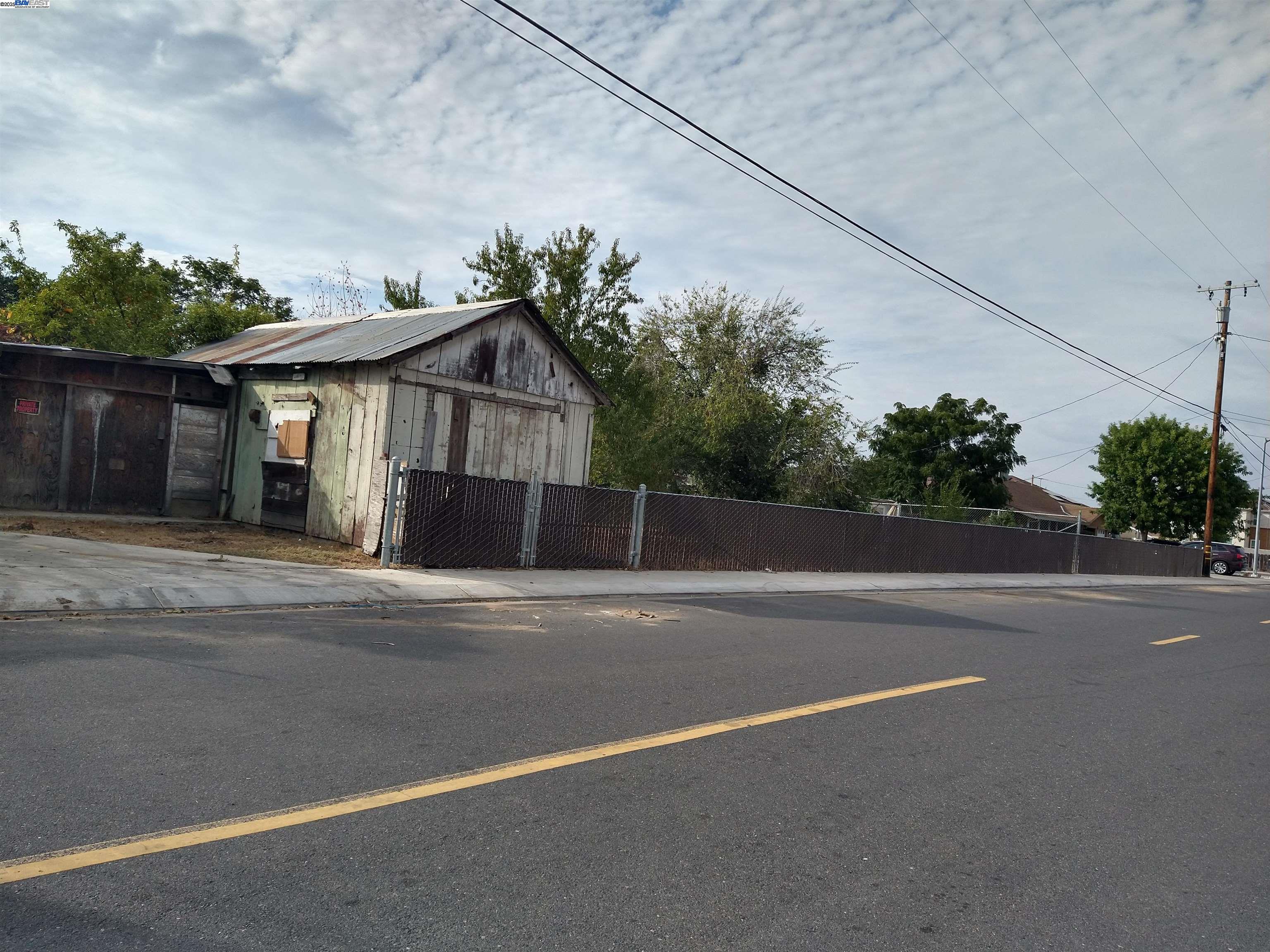 Detail Gallery Image 9 of 10 For 696 Pedersen Rd, Oakdale,  CA 95361 - 2 Beds | 1 Baths