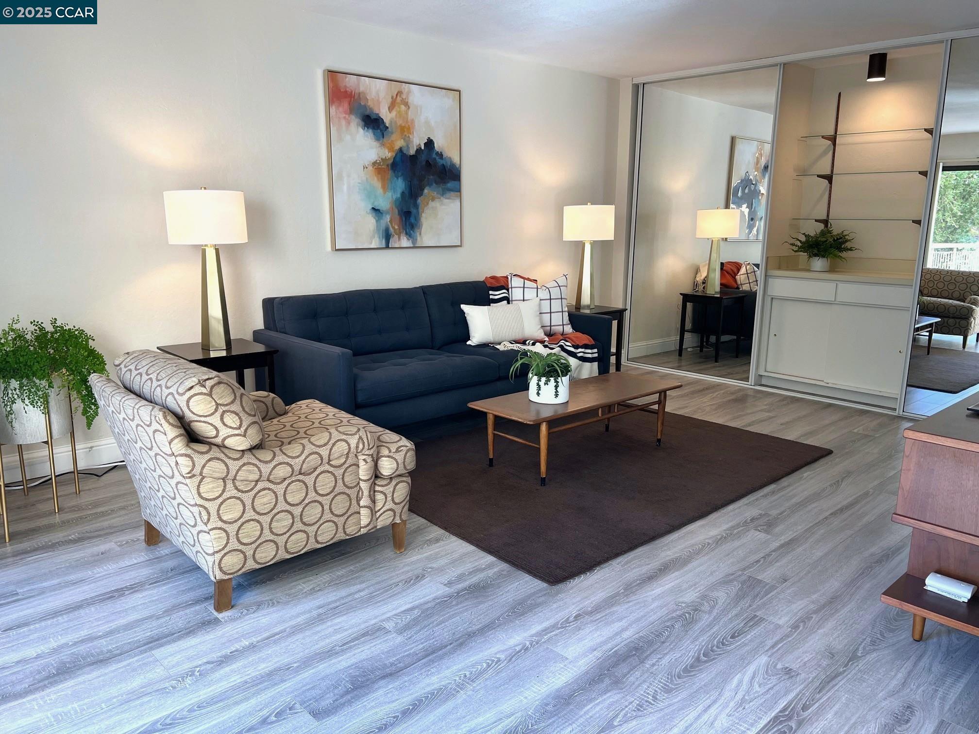 Photo #2: 41113756 Listing 
