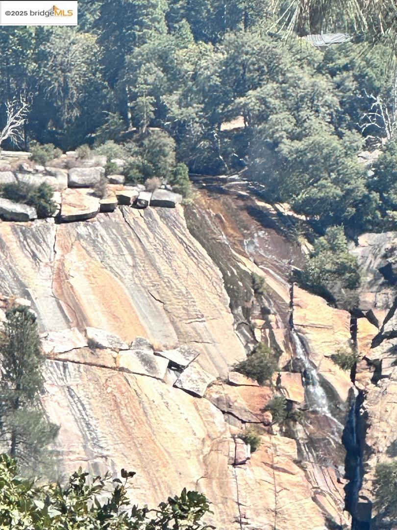 Detail Gallery Image 11 of 17 For 22071 Fallview Ct., Sonora,  CA 95370 - 3 Beds | 2/1 Baths