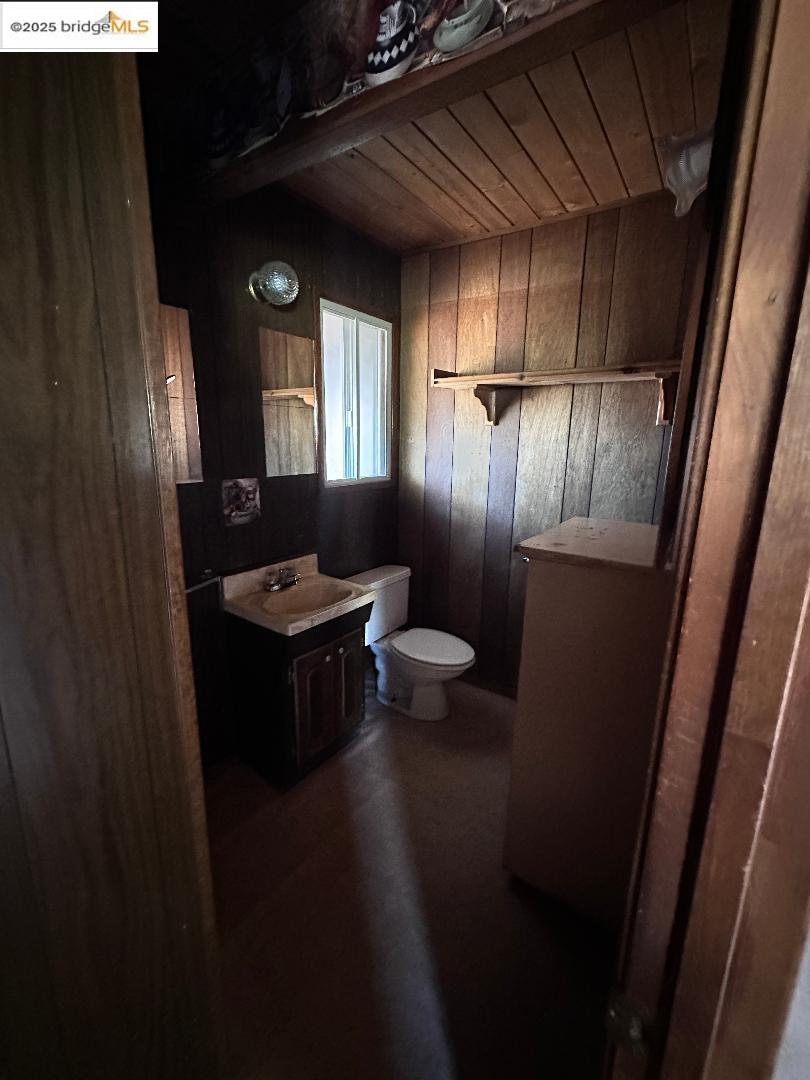 Detail Gallery Image 9 of 17 For 22071 Fallview Ct., Sonora,  CA 95370 - 3 Beds | 2/1 Baths