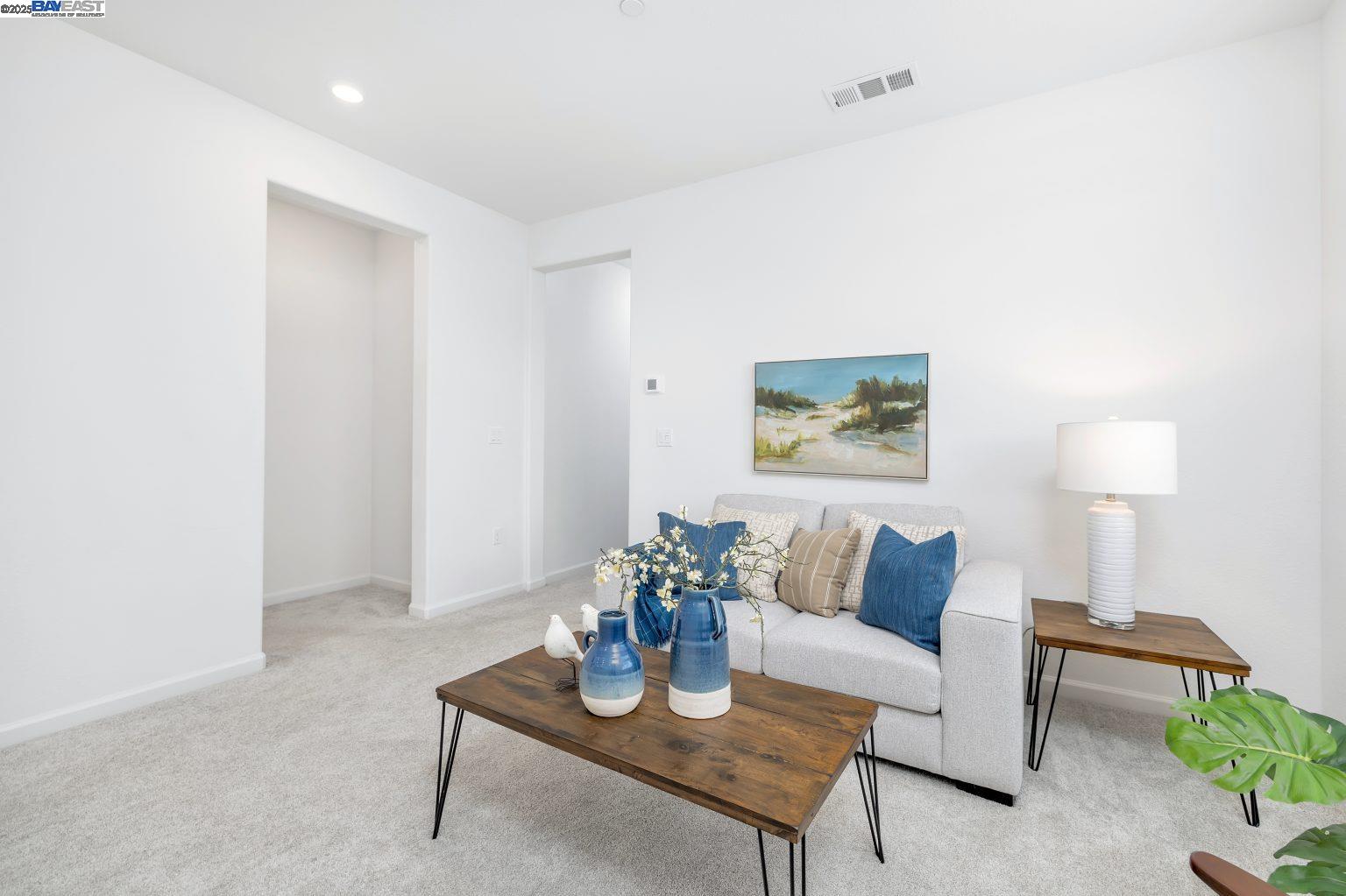 Detail Gallery Image 11 of 30 For 30 Cypress Ct, Pittsburg,  CA 94565 - 4 Beds | 2/1 Baths