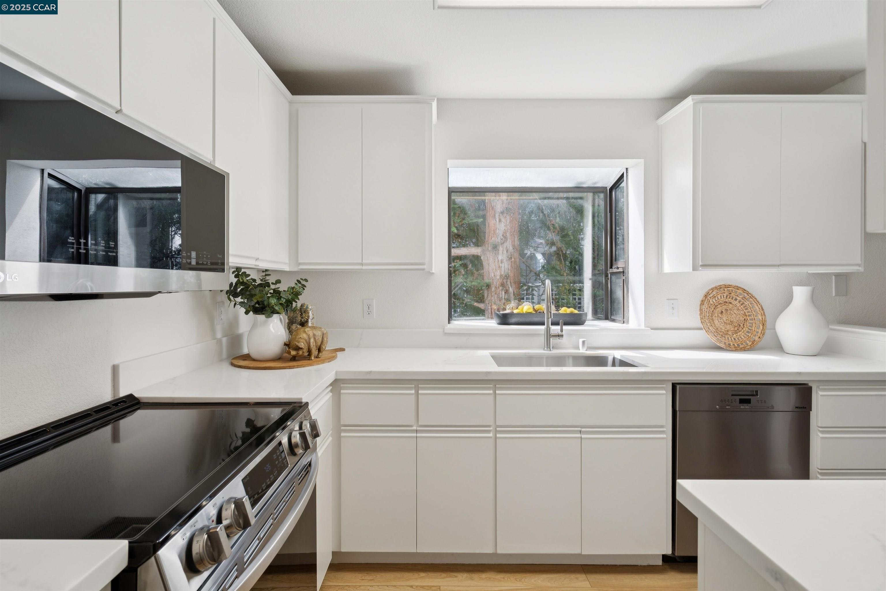 Photo #5: 41113776 Listing 