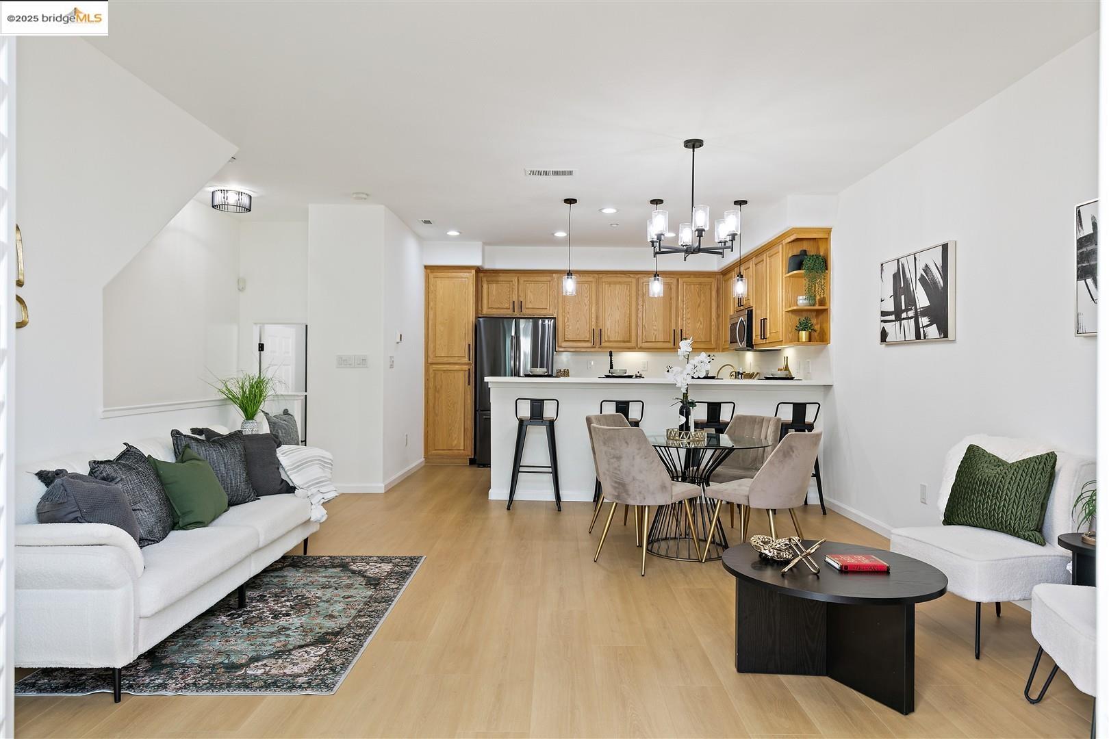 Photo #2: 41113777 Listing 