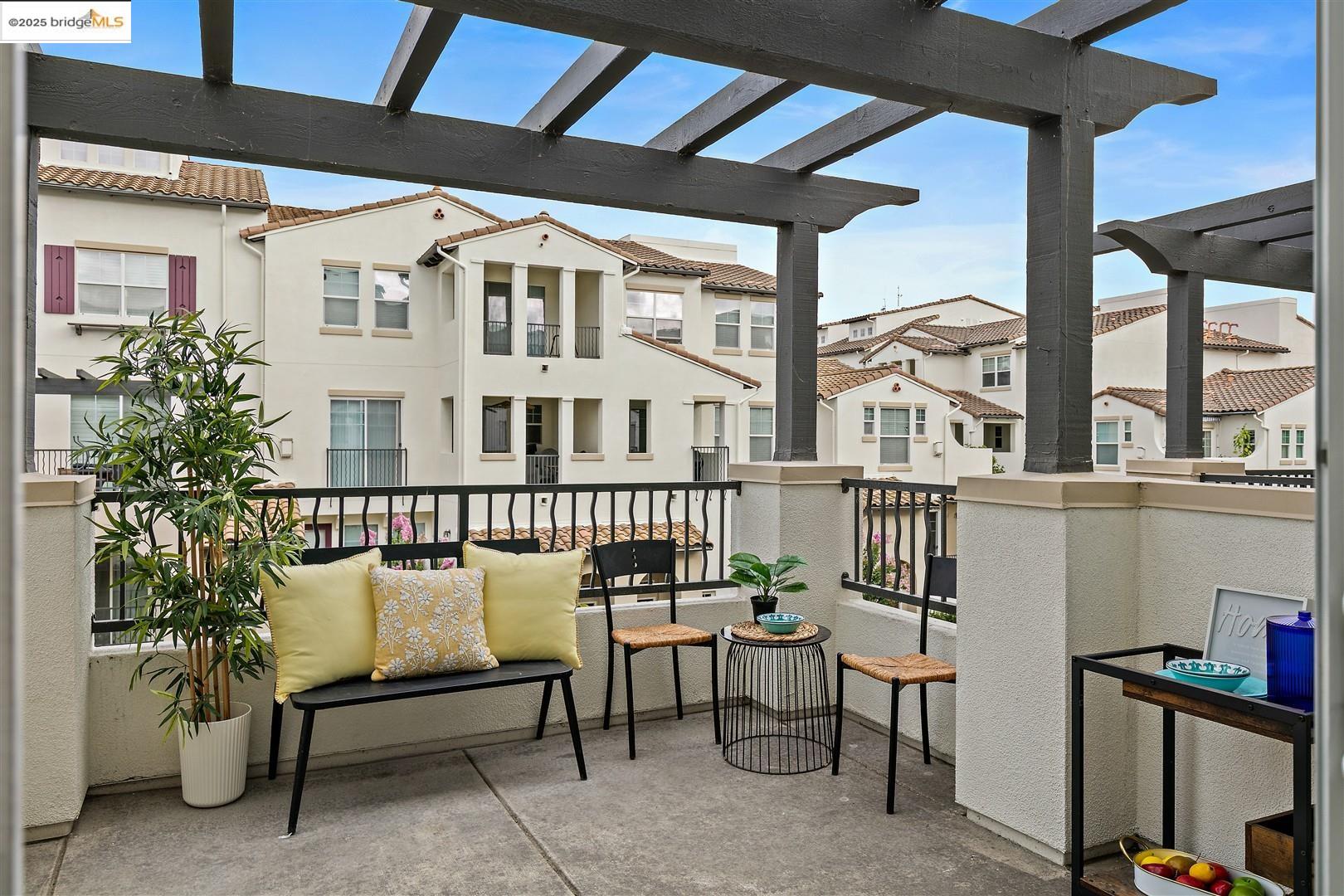 Detail Gallery Image 15 of 60 For 4153 Clarinbridge Cir, Dublin,  CA 94568 - 1 Beds | 1/1 Baths