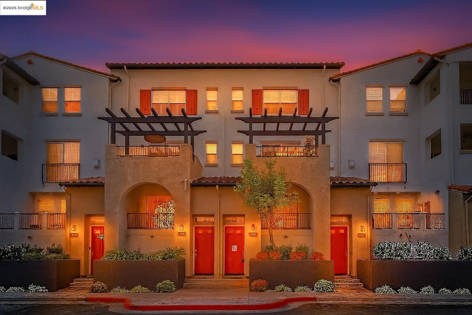 Detail Gallery Image 4 of 60 For 4153 Clarinbridge Cir, Dublin,  CA 94568 - 1 Beds | 1/1 Baths