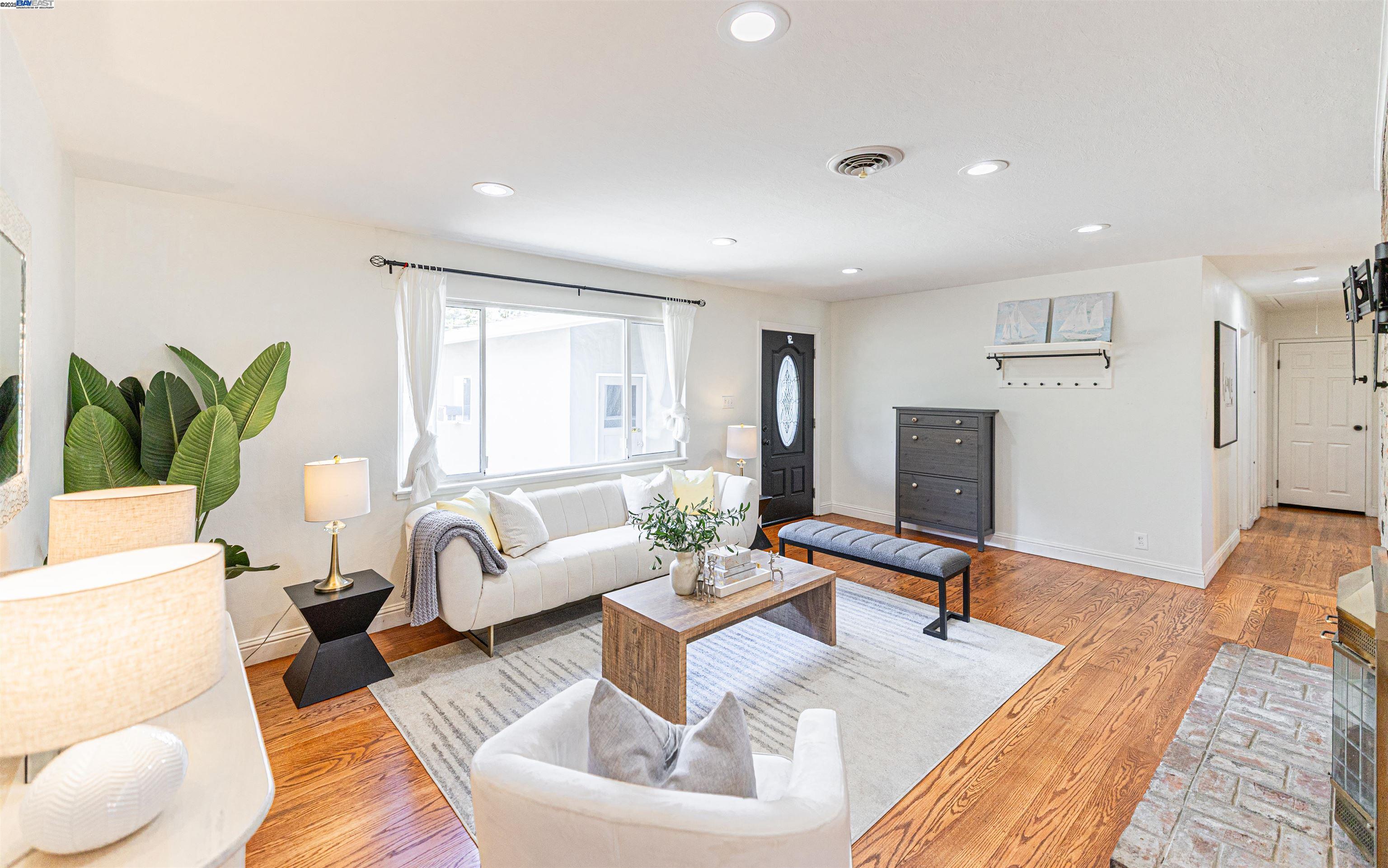 Detail Gallery Image 12 of 25 For 44 Duke Way, Pleasant Hill,  CA 94523 - 3 Beds | 2 Baths