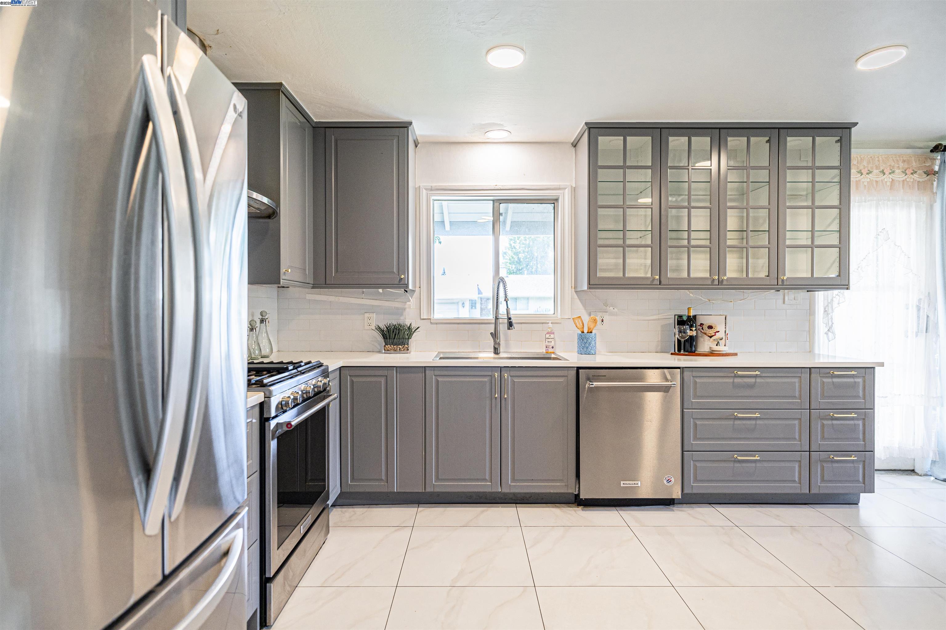 Detail Gallery Image 16 of 25 For 44 Duke Way, Pleasant Hill,  CA 94523 - 3 Beds | 2 Baths