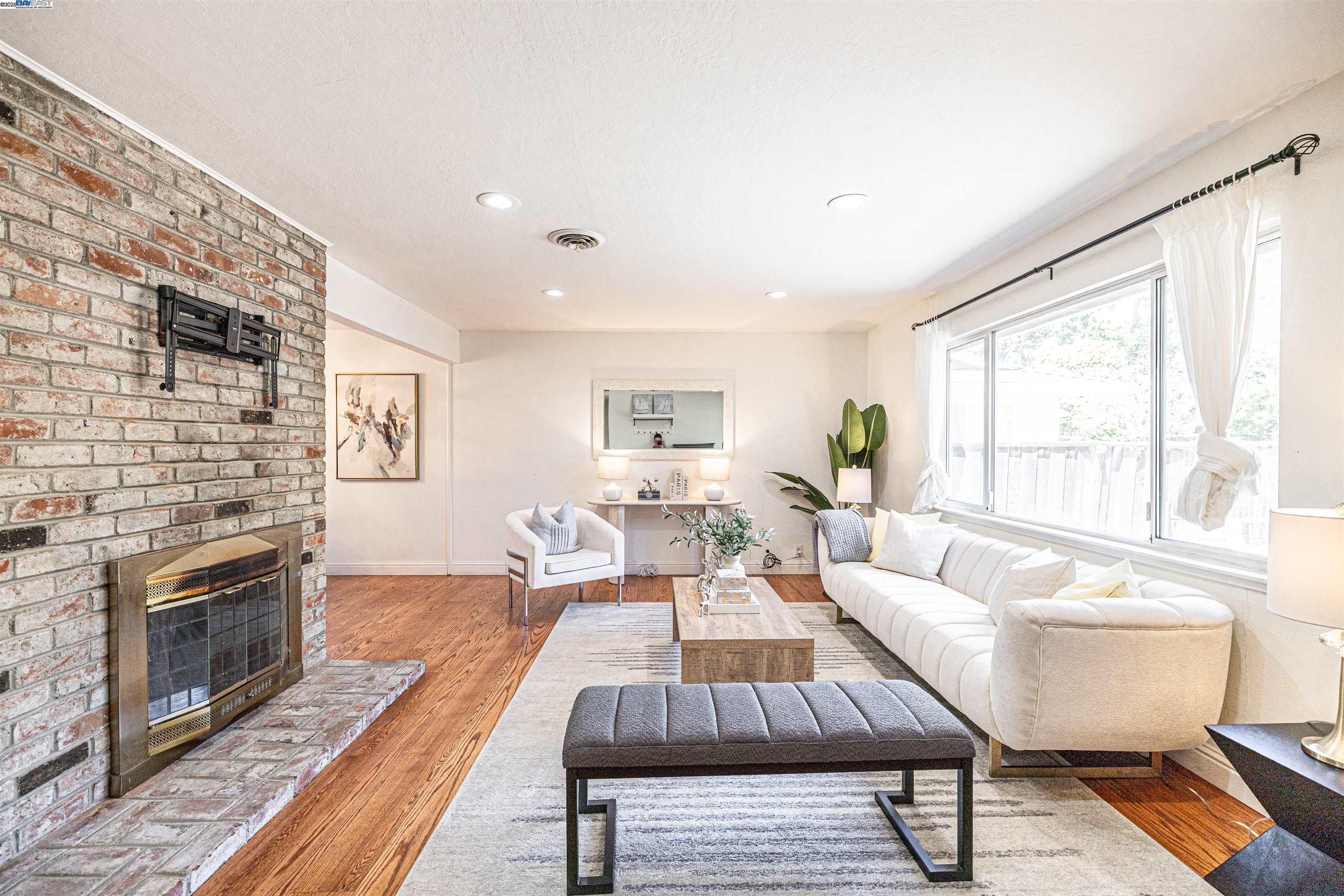 Detail Gallery Image 9 of 25 For 44 Duke Way, Pleasant Hill,  CA 94523 - 3 Beds | 2 Baths