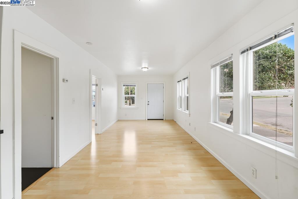 Detail Gallery Image 12 of 60 For 2138 19th Ave, Oakland,  CA 94606 - – Beds | – Baths