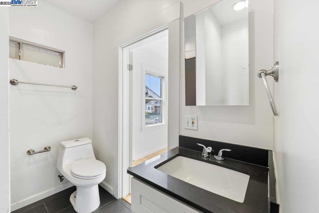 Detail Gallery Image 25 of 60 For 2138 19th Ave, Oakland,  CA 94606 - – Beds | – Baths