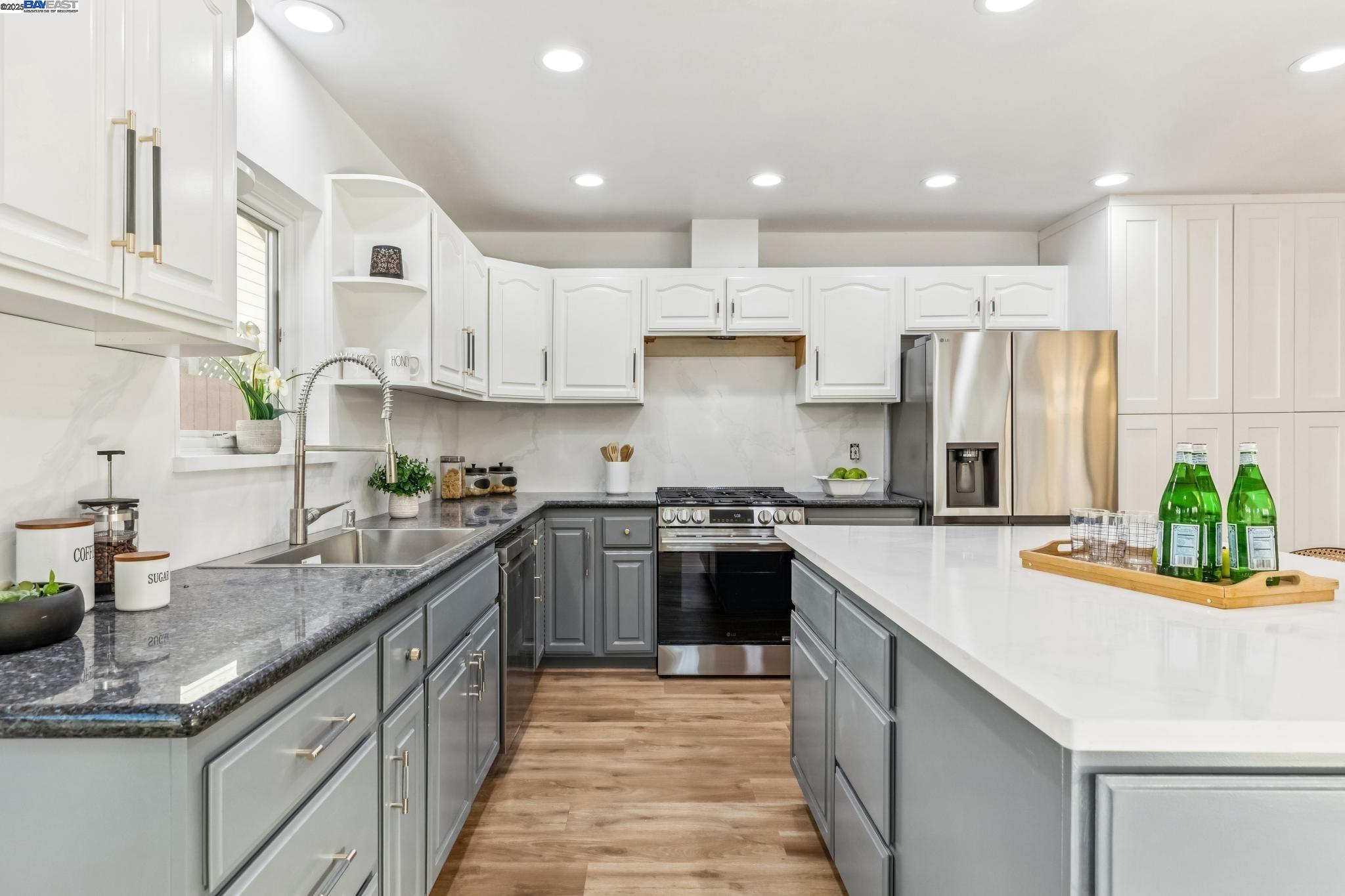 Front Image Thumbnail for BE41113806