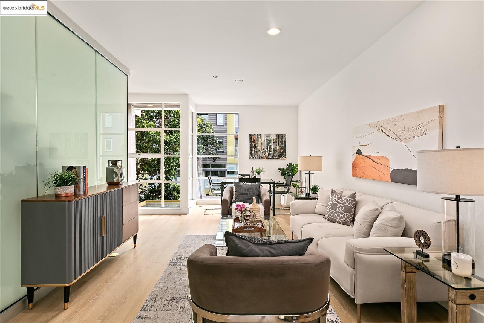 Front Image Thumbnail for EB41113820