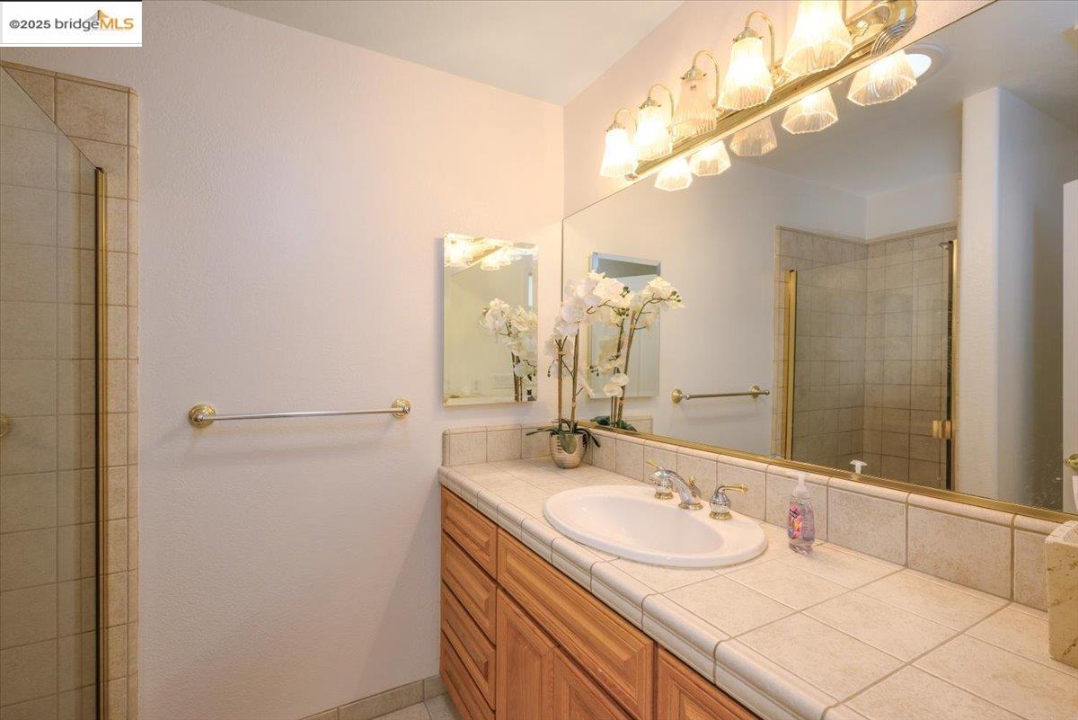 Detail Gallery Image 12 of 30 For 22749 Confidence Rd, Twain Harte,  CA 95383 - 3 Beds | 3 Baths