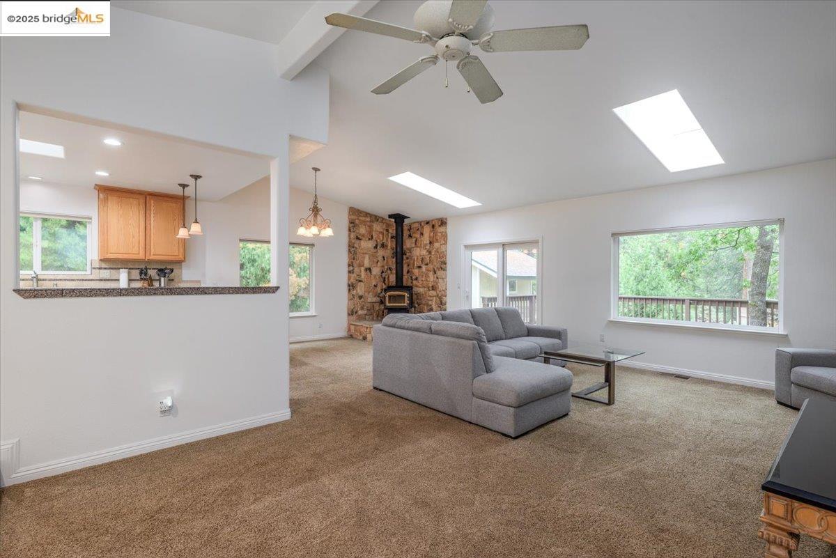 Detail Gallery Image 8 of 30 For 22749 Confidence Rd, Twain Harte,  CA 95383 - 3 Beds | 3 Baths