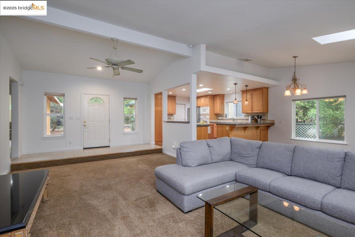 Detail Gallery Image 9 of 30 For 22749 Confidence Rd, Twain Harte,  CA 95383 - 3 Beds | 3 Baths