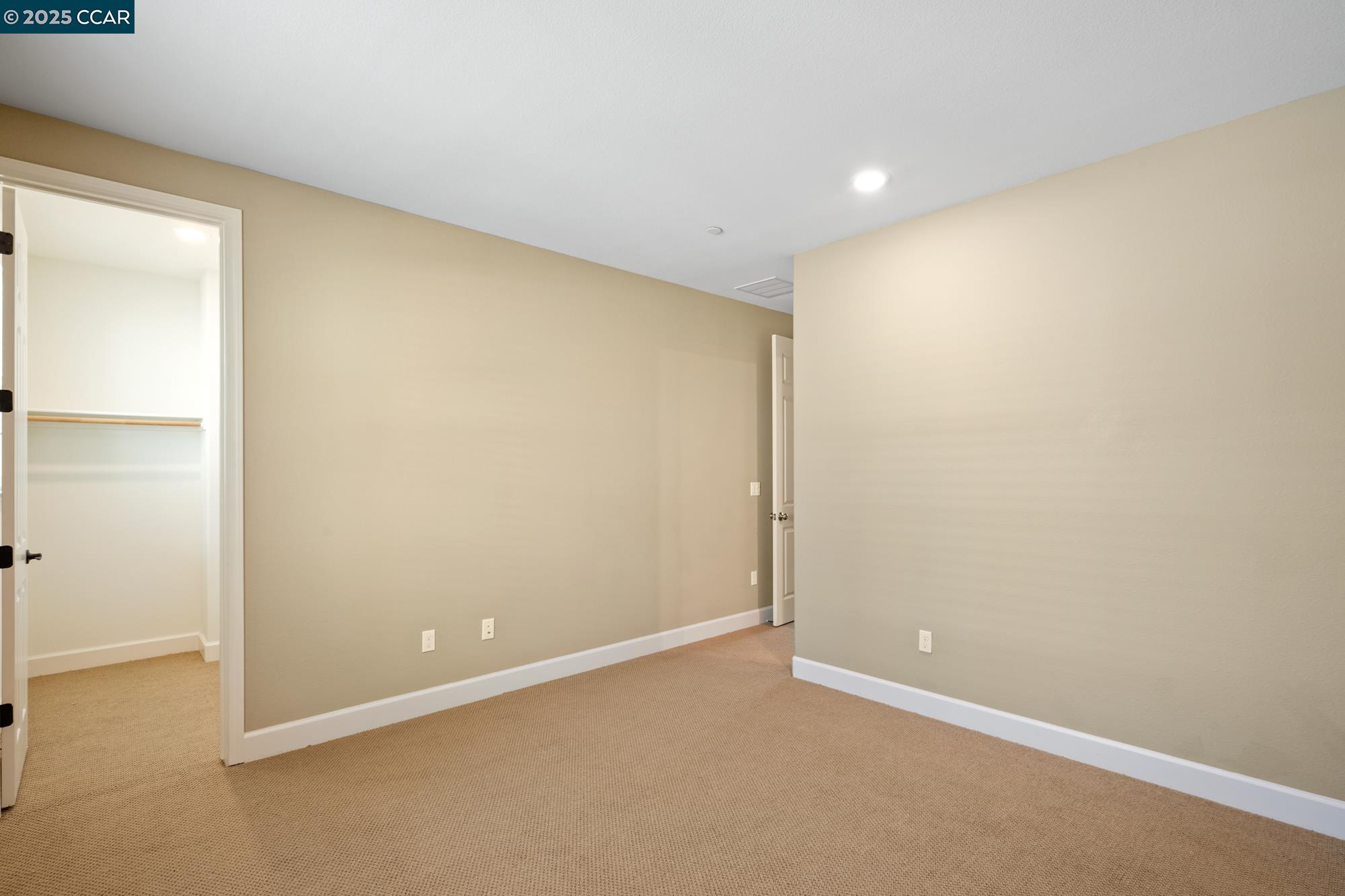 Detail Gallery Image 20 of 40 For 4016 Windsor Way, Dublin,  CA 94568 - 3 Beds | 3/1 Baths