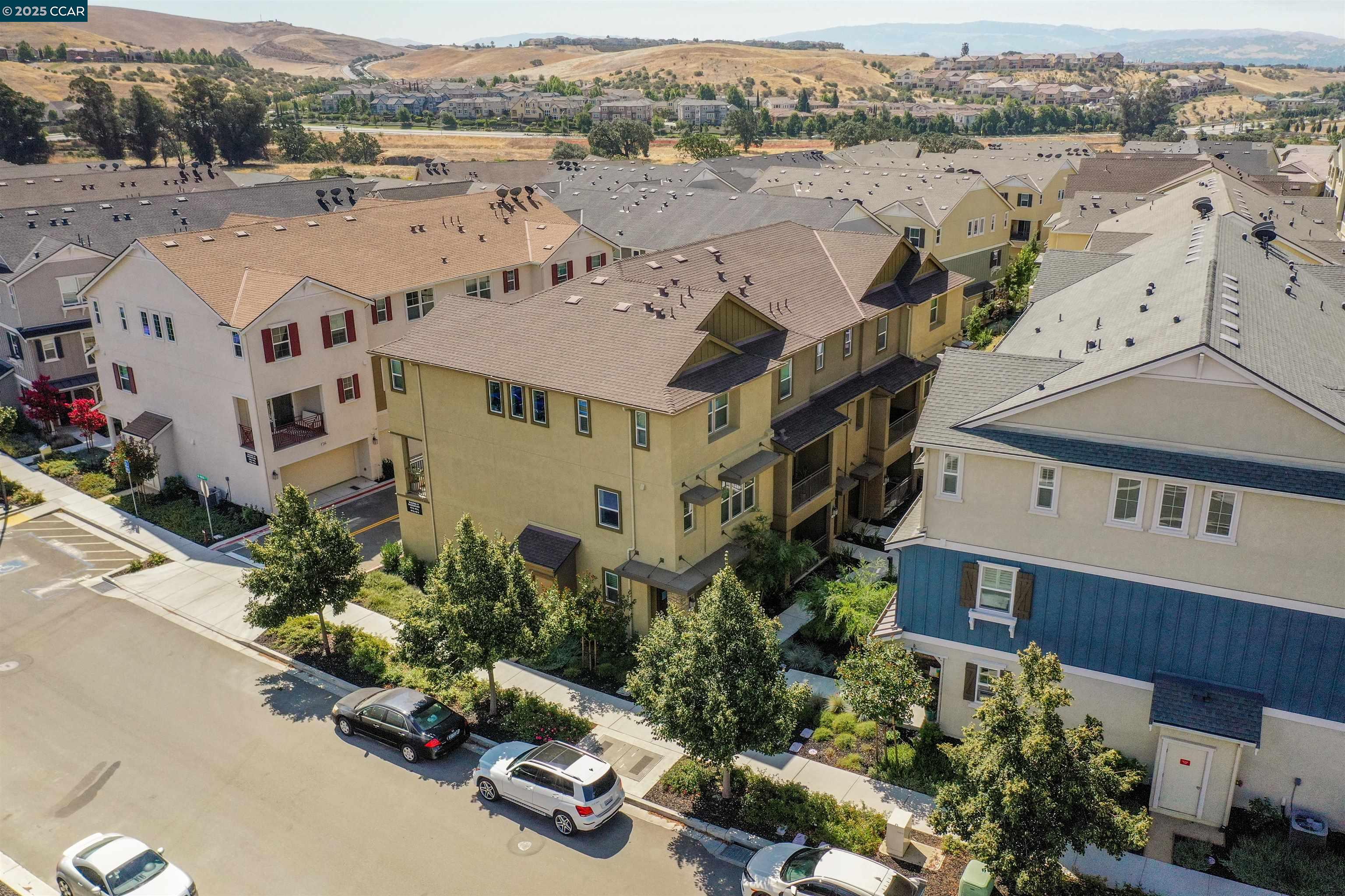 Detail Gallery Image 36 of 40 For 4016 Windsor Way, Dublin,  CA 94568 - 3 Beds | 3/1 Baths