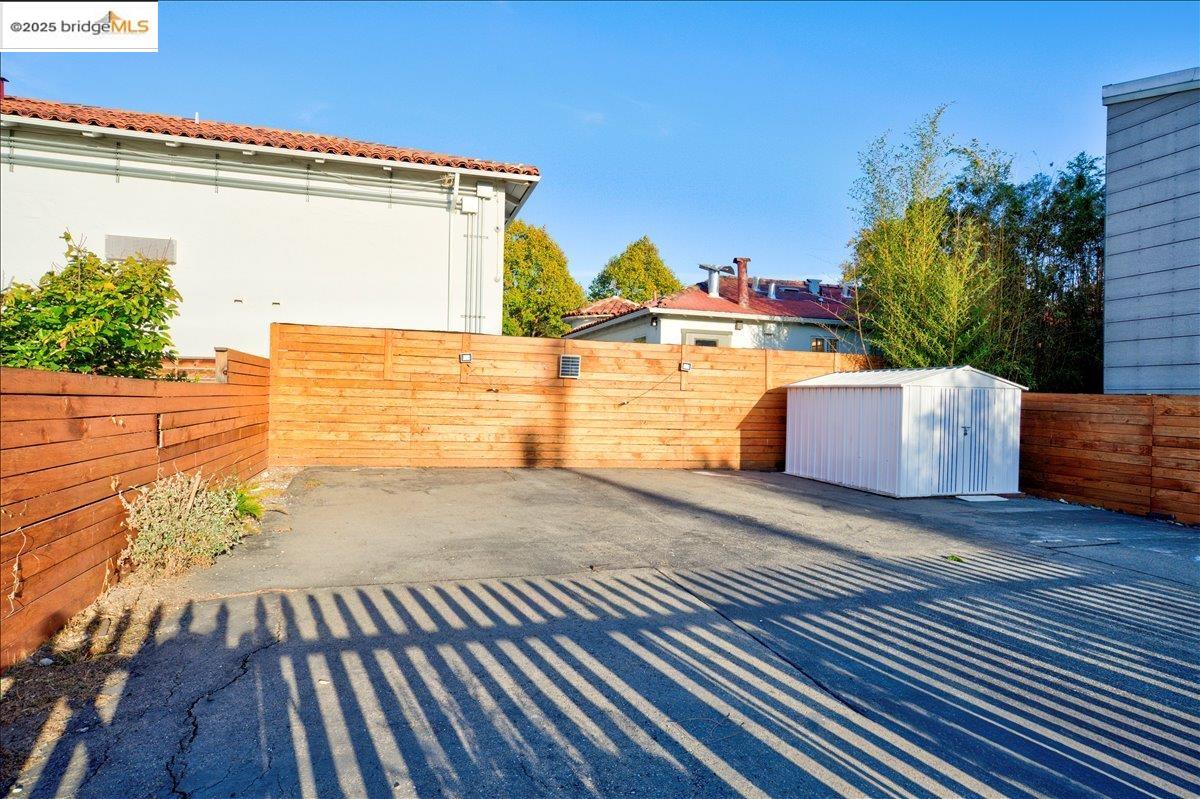 Detail Gallery Image 31 of 40 For 1607 10th St, Berkeley,  CA 94710 - 2 Beds | 1 Baths