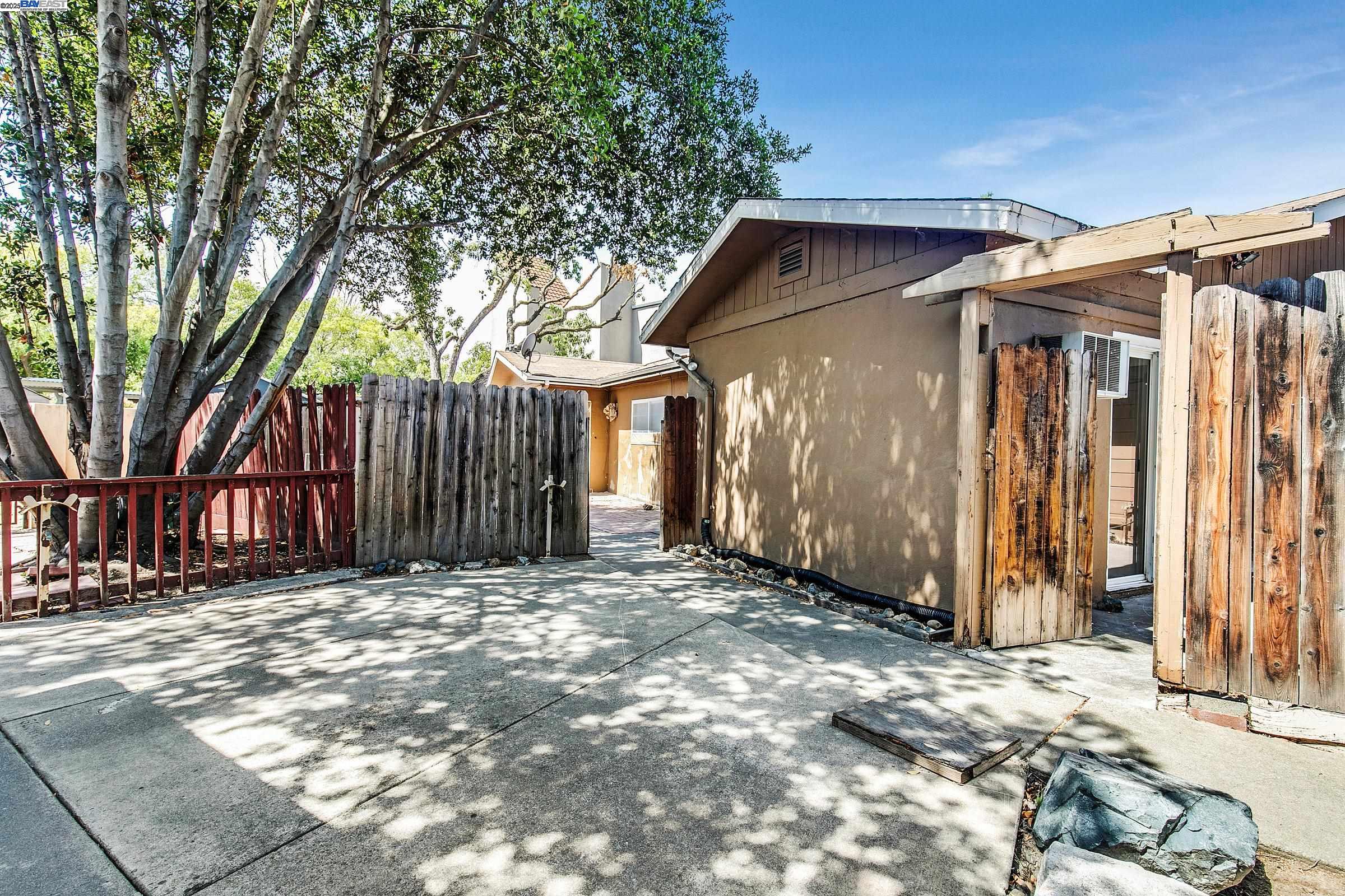 Detail Gallery Image 22 of 25 For 1167 Holmes Court, Livermore,  CA 94551 - 2 Beds | 1 Baths