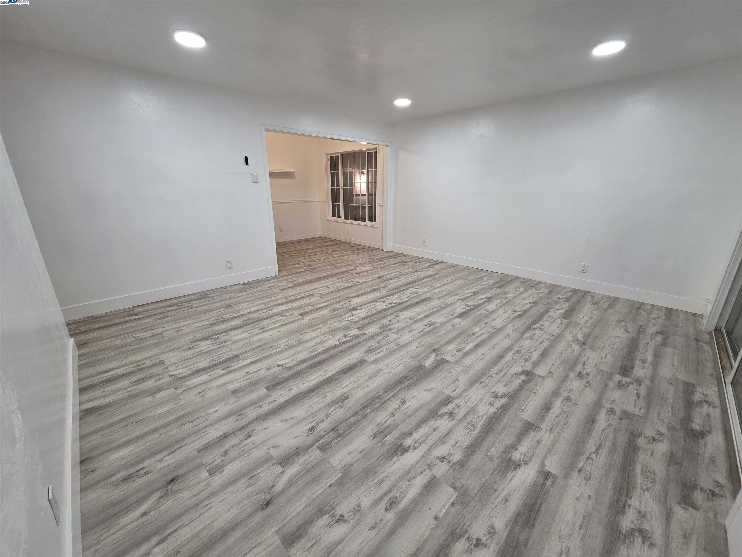 Detail Gallery Image 5 of 15 For 7527 24th Street, Sacramento,  CA 95822 - 4 Beds | 2 Baths