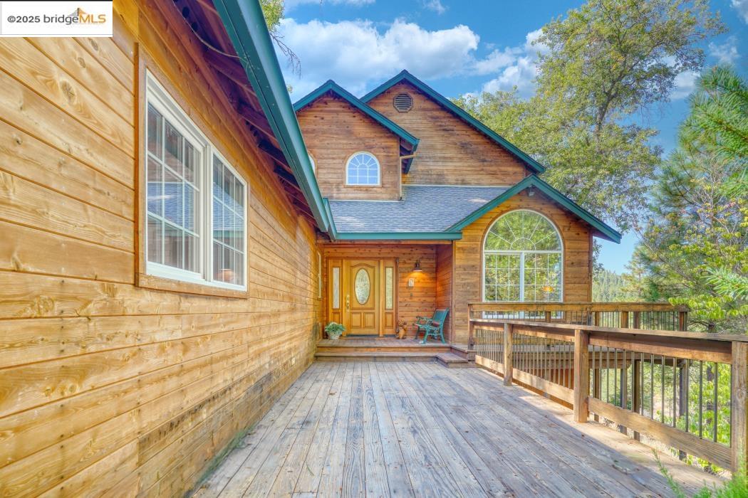 Groveland (A gateway to Yosemite)