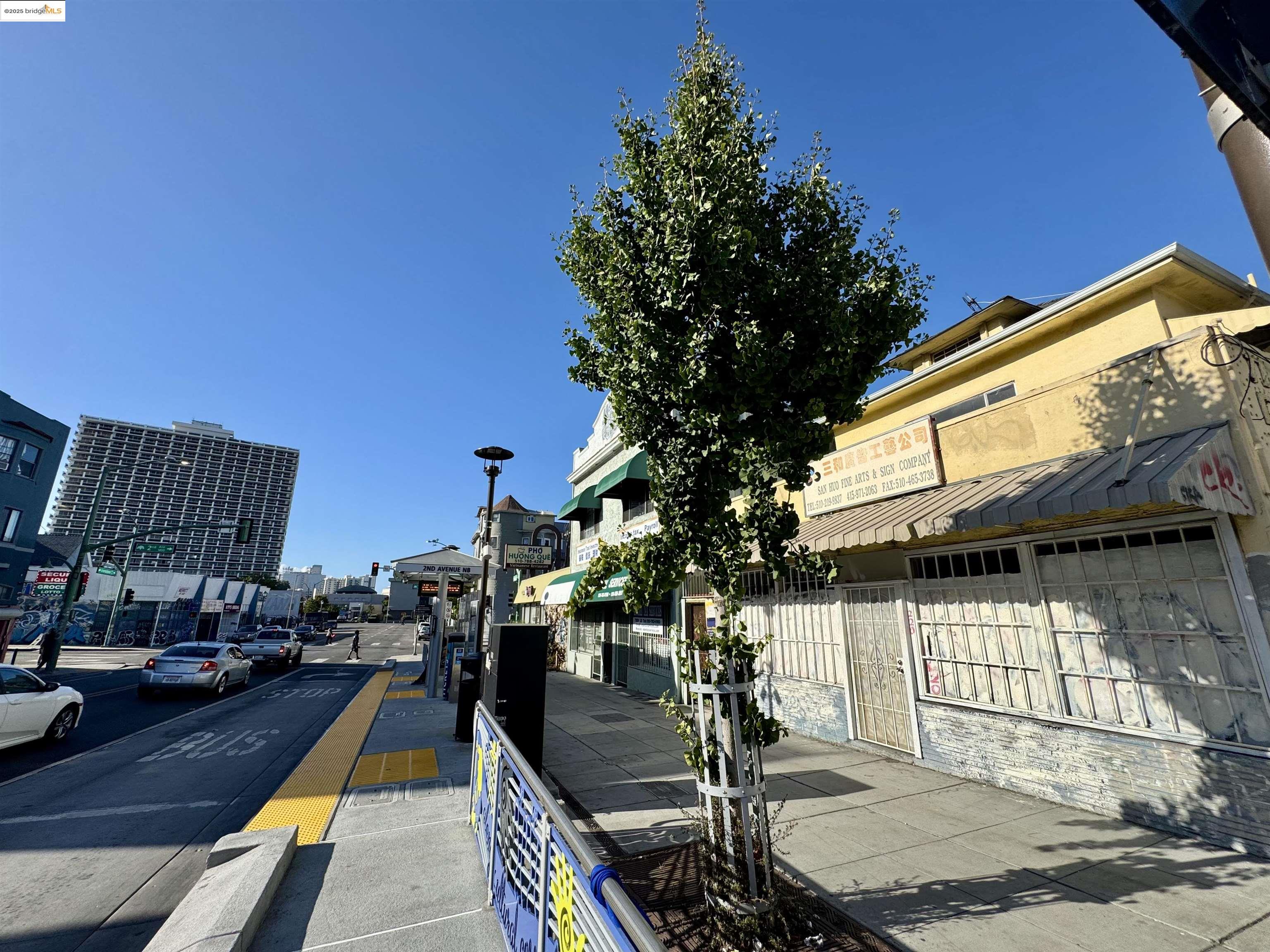 Detail Gallery Image 3 of 33 For 220 International Blvd, Oakland,  CA 94606 - – Beds | – Baths