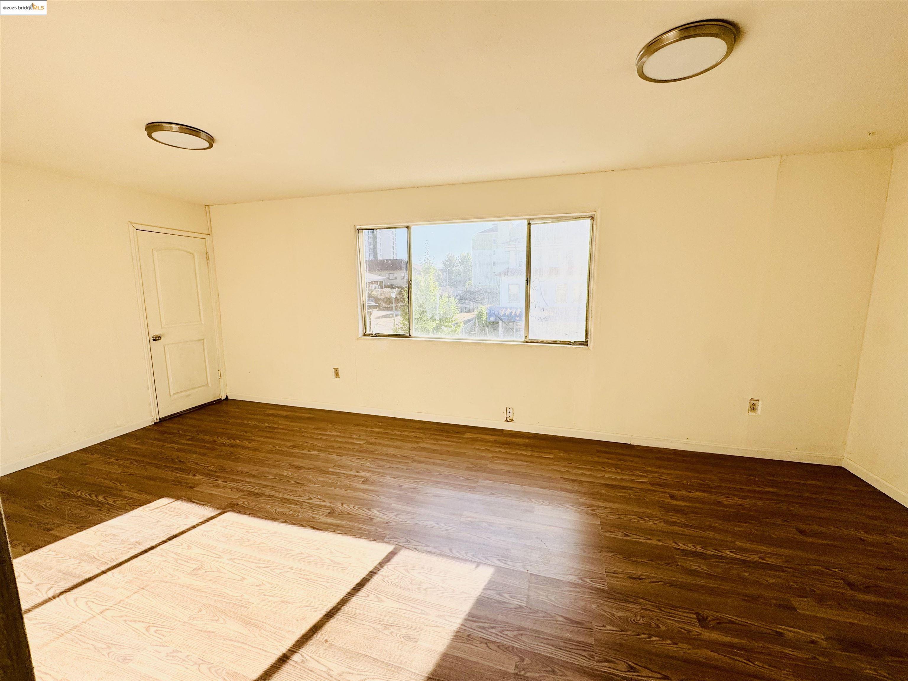 Detail Gallery Image 25 of 33 For 220 International Blvd, Oakland,  CA 94606 - – Beds | – Baths