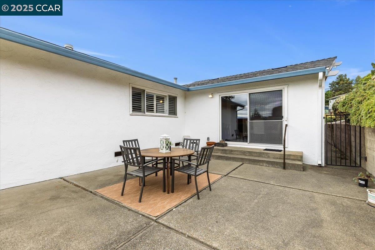 Detail Gallery Image 24 of 28 For 1293 Vistagrand Dr, San Leandro,  CA 94577 - 3 Beds | 2 Baths