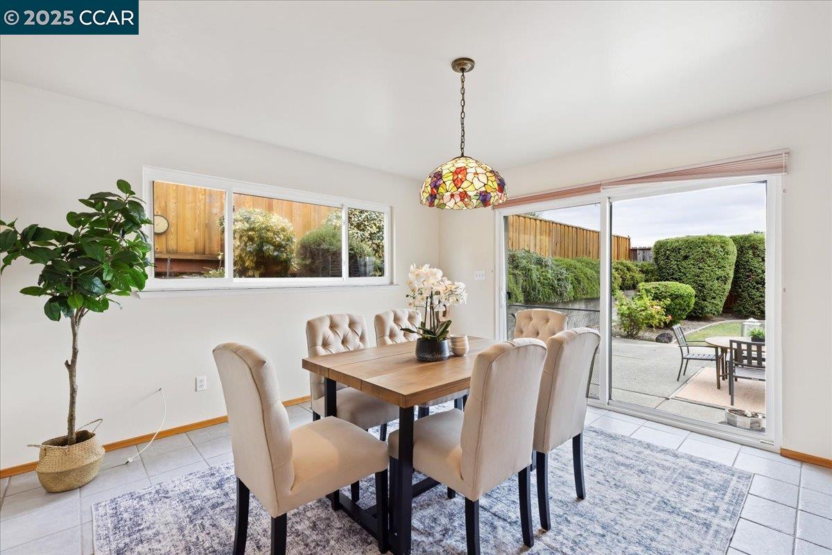 Detail Gallery Image 10 of 28 For 1293 Vistagrand Dr, San Leandro,  CA 94577 - 3 Beds | 2 Baths