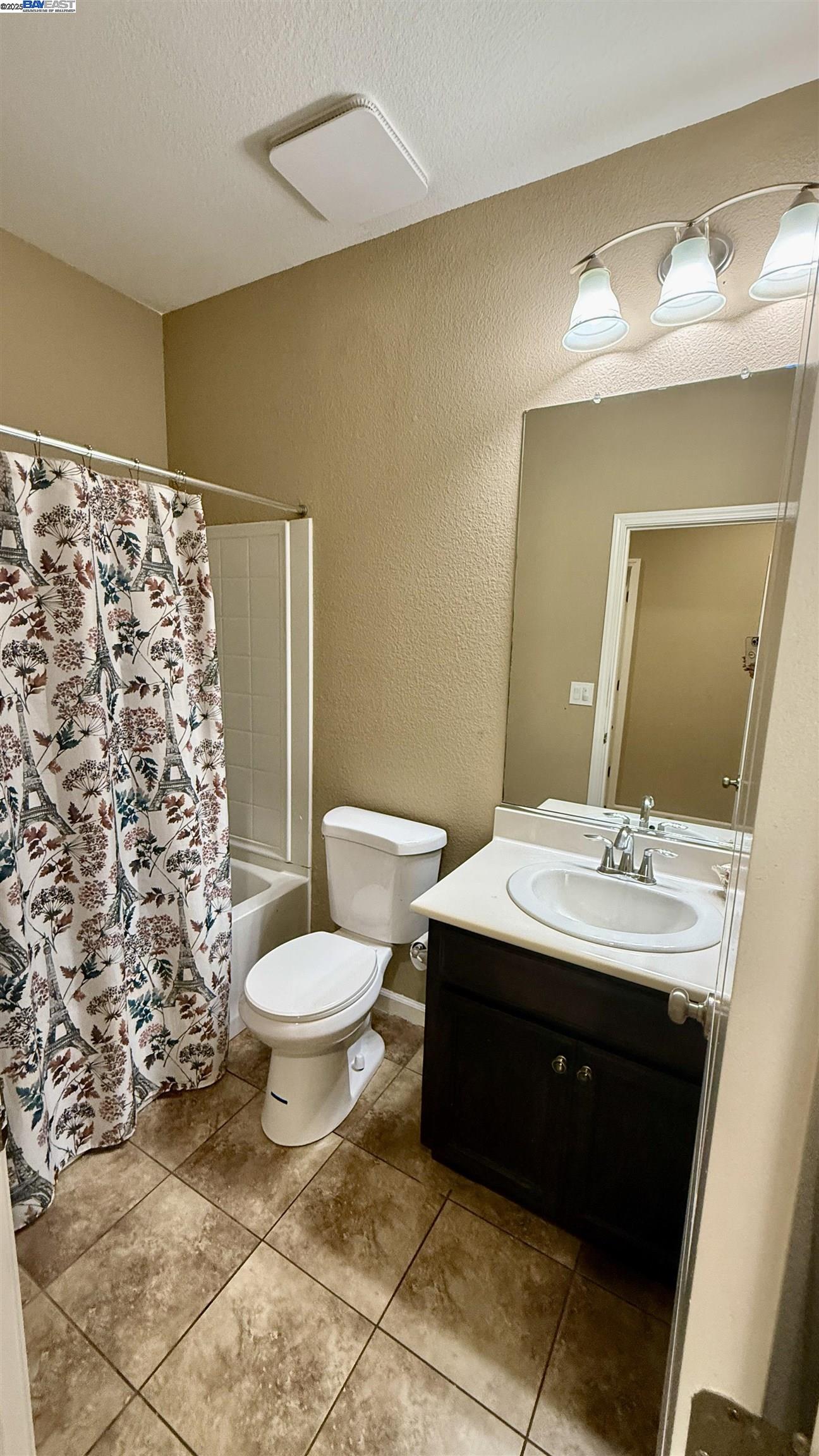 Detail Gallery Image 9 of 9 For 1431 Paco Way, Manteca,  CA 95337 - 3 Beds | 2 Baths