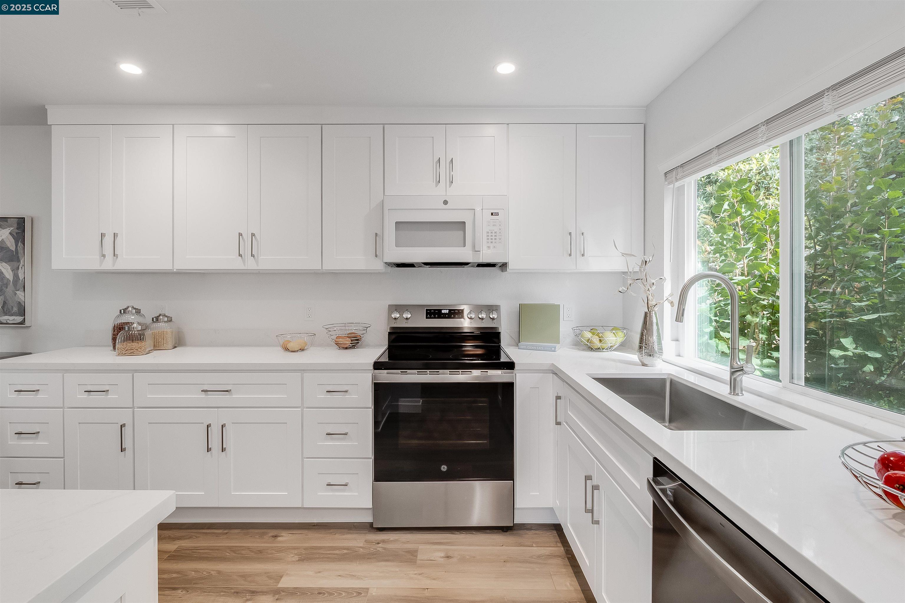 Front Image Thumbnail for CC41113891