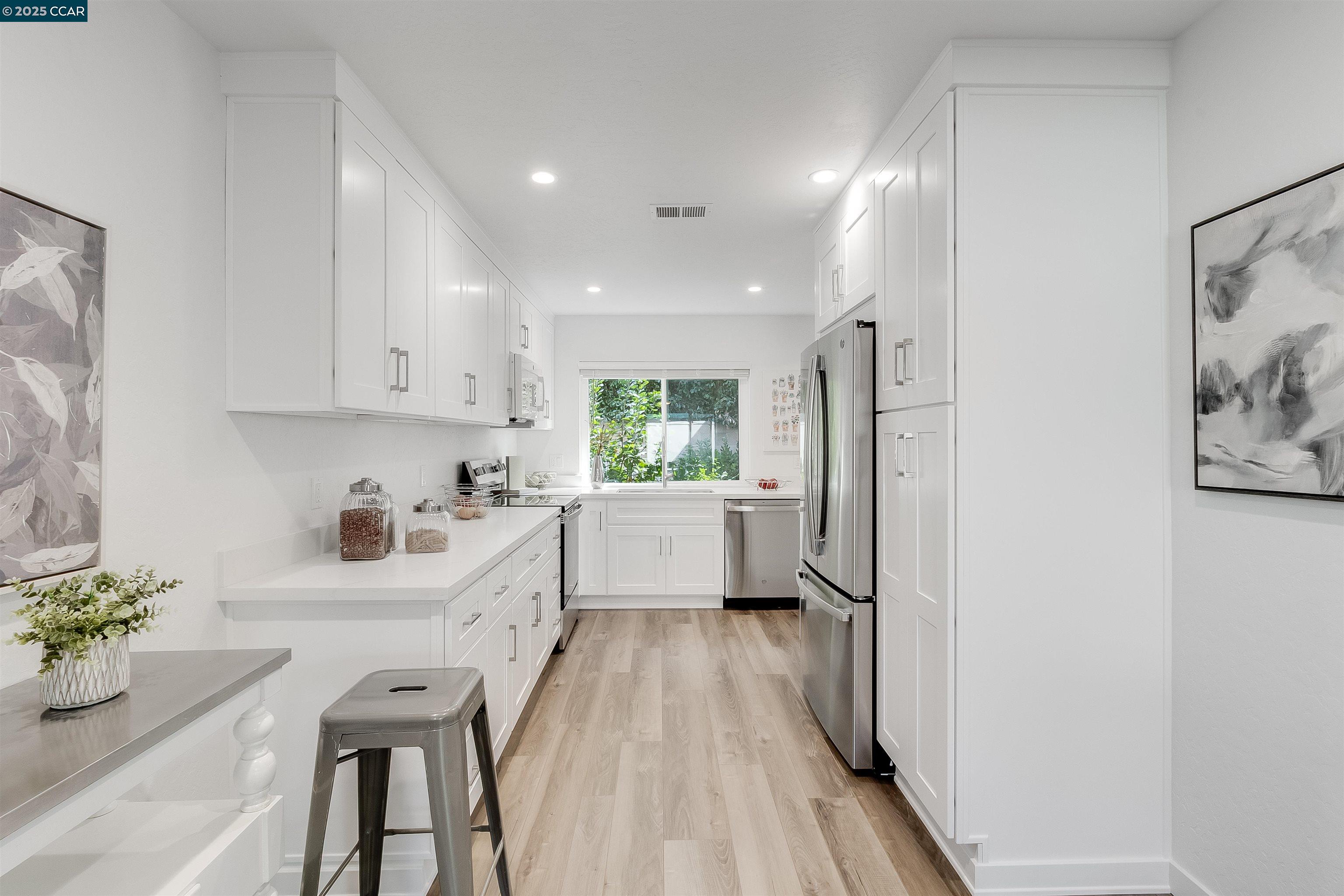 Photo #5: 41113891 Listing 