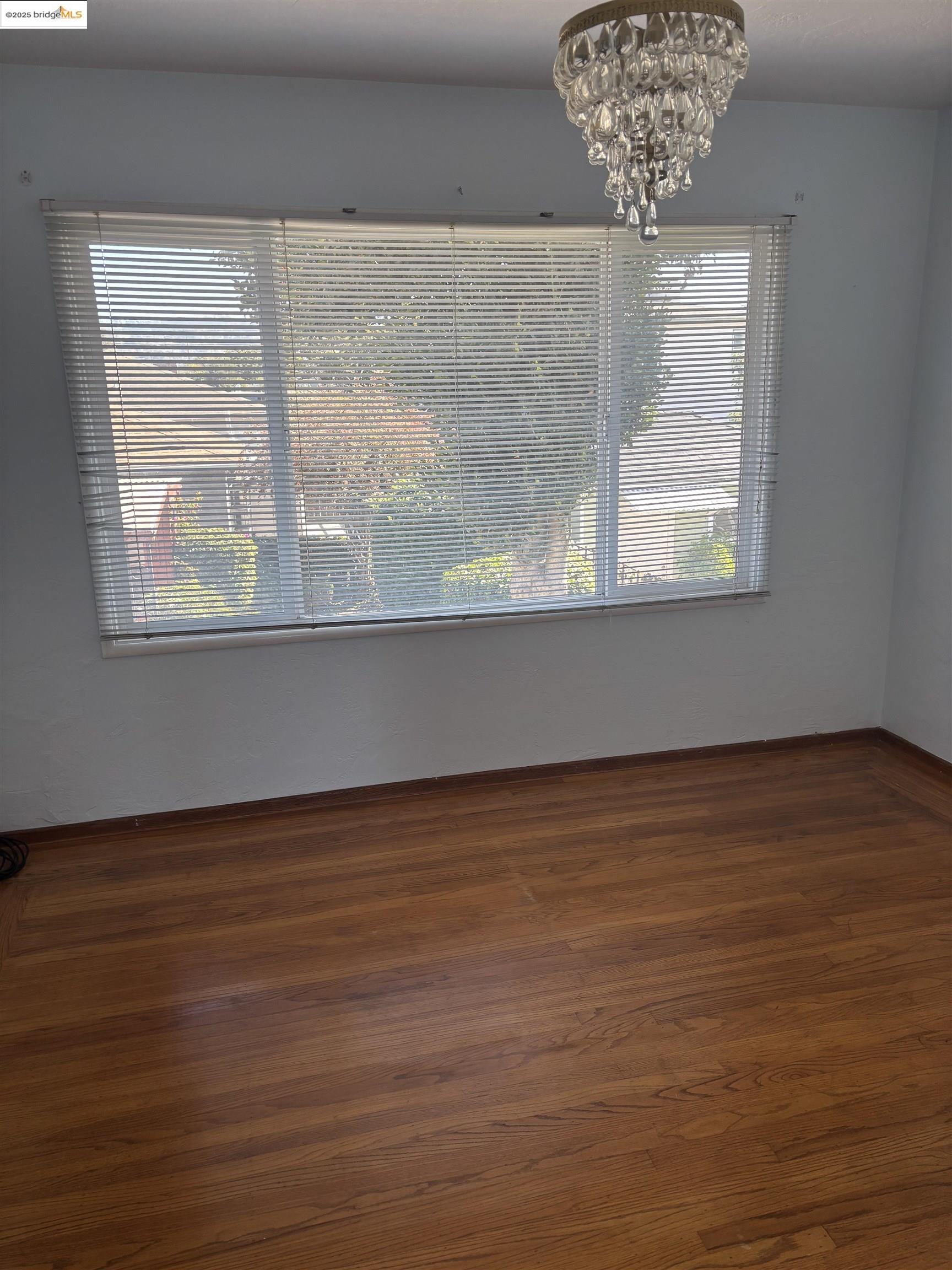 Detail Gallery Image 8 of 15 For 444 28th St, Richmond,  CA 94804 - 3 Beds | 1/1 Baths