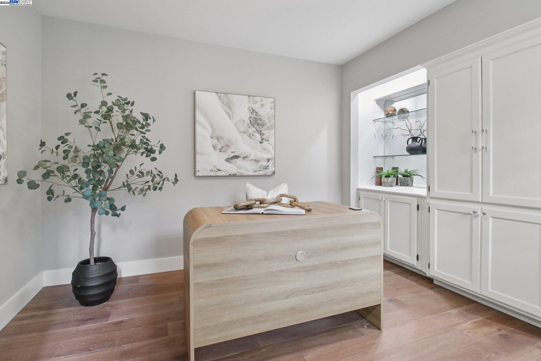 Detail Gallery Image 12 of 34 For 156 Haslemere Ct, Lafayette,  CA 94549 - 3 Beds | 3 Baths