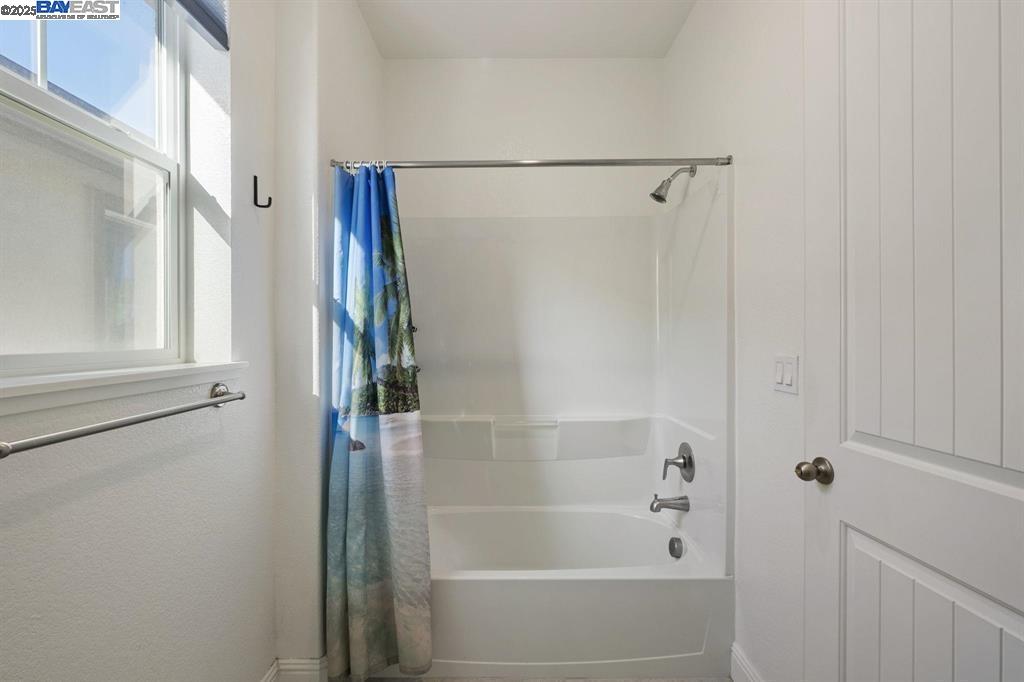 Detail Gallery Image 19 of 40 For 2525 Modena Dr., Pittsburg,  CA 94565 - 5 Beds | 3 Baths