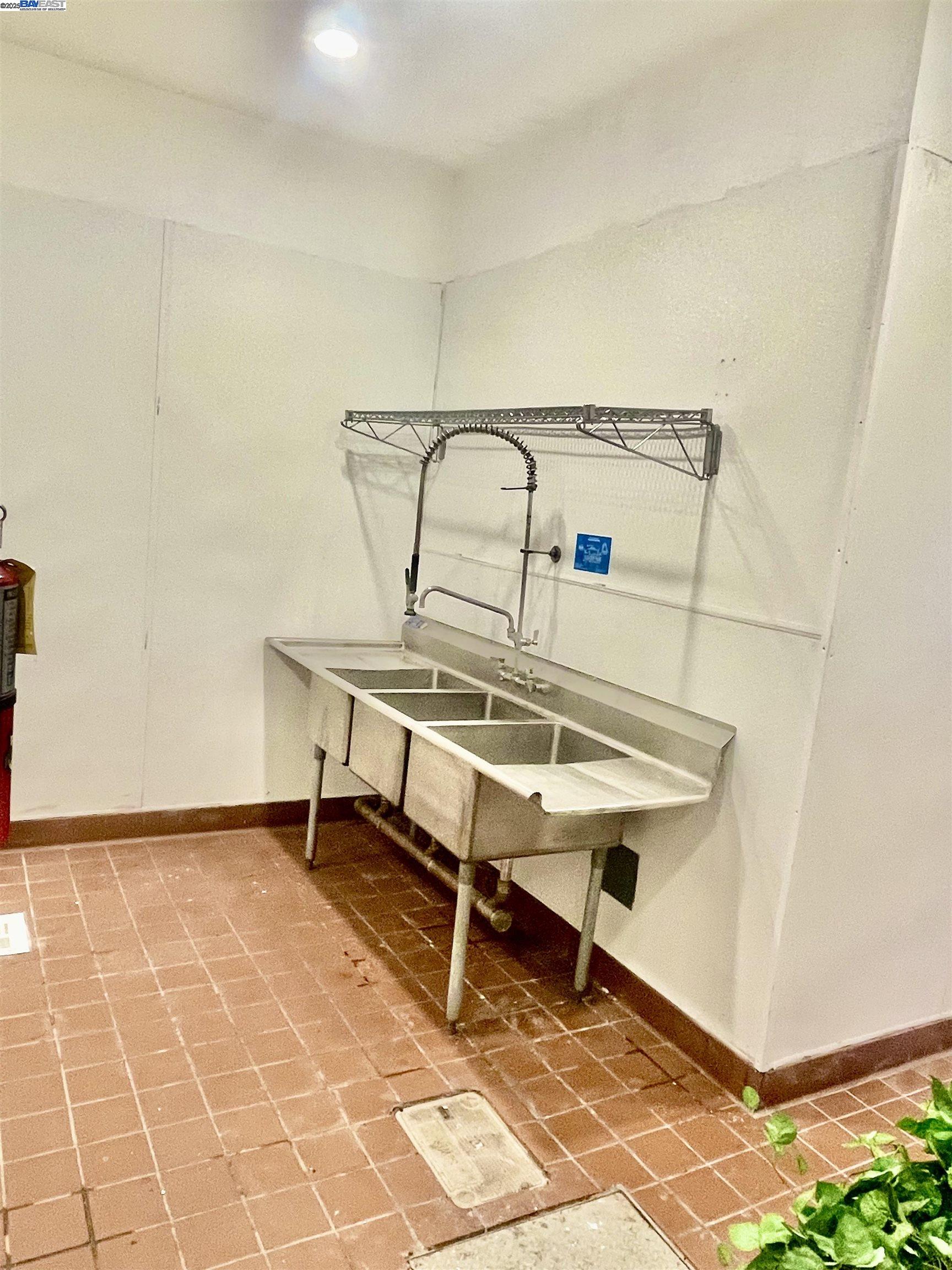 Detail Gallery Image 21 of 29 For , Oakland,  CA 94603 - – Beds | – Baths