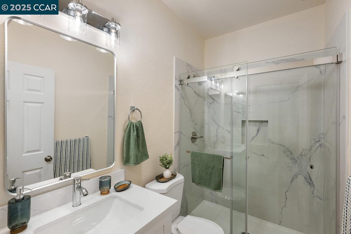 Detail Gallery Image 33 of 40 For 230 Wisteria Ln, Tracy,  CA 95377 - 4 Beds | 3 Baths