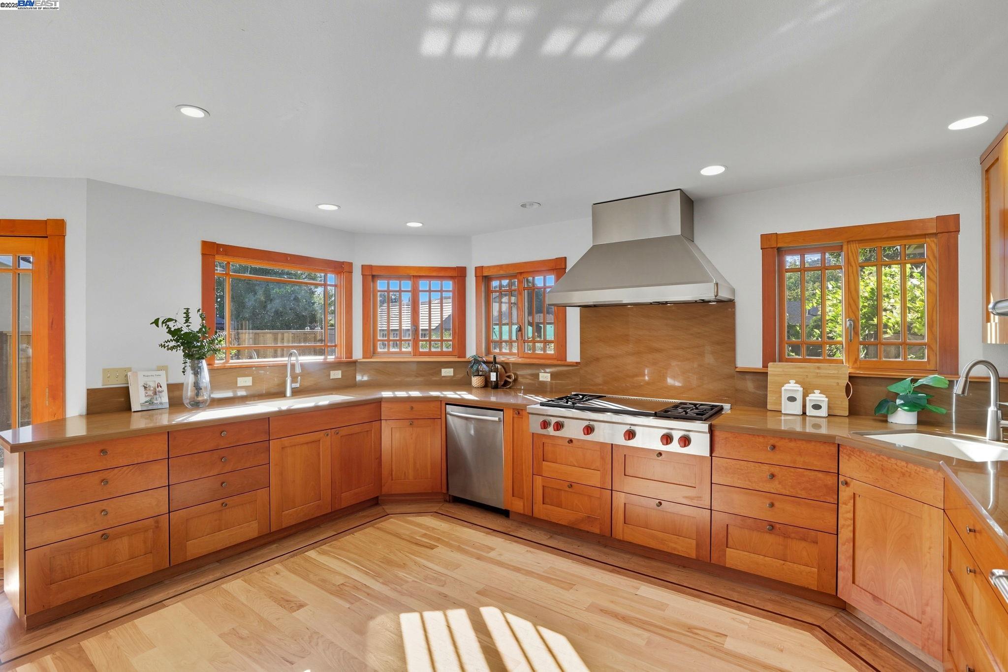 Detail Gallery Image 10 of 42 For 406 Madison Drive, San Jose,  CA 95123 - 4 Beds | 2/1 Baths