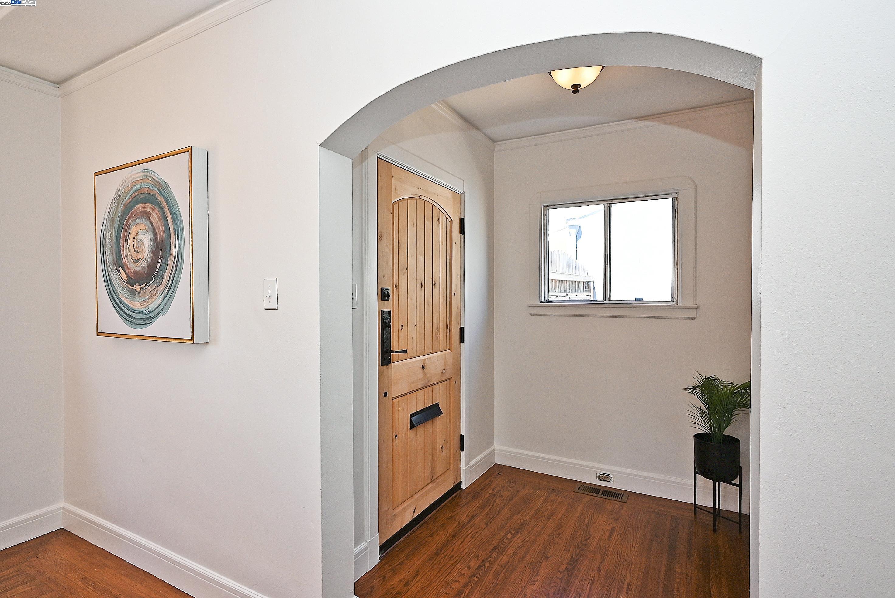 Detail Gallery Image 4 of 23 For 333 Central, Alameda,  CA 94501 - 2 Beds | 1 Baths