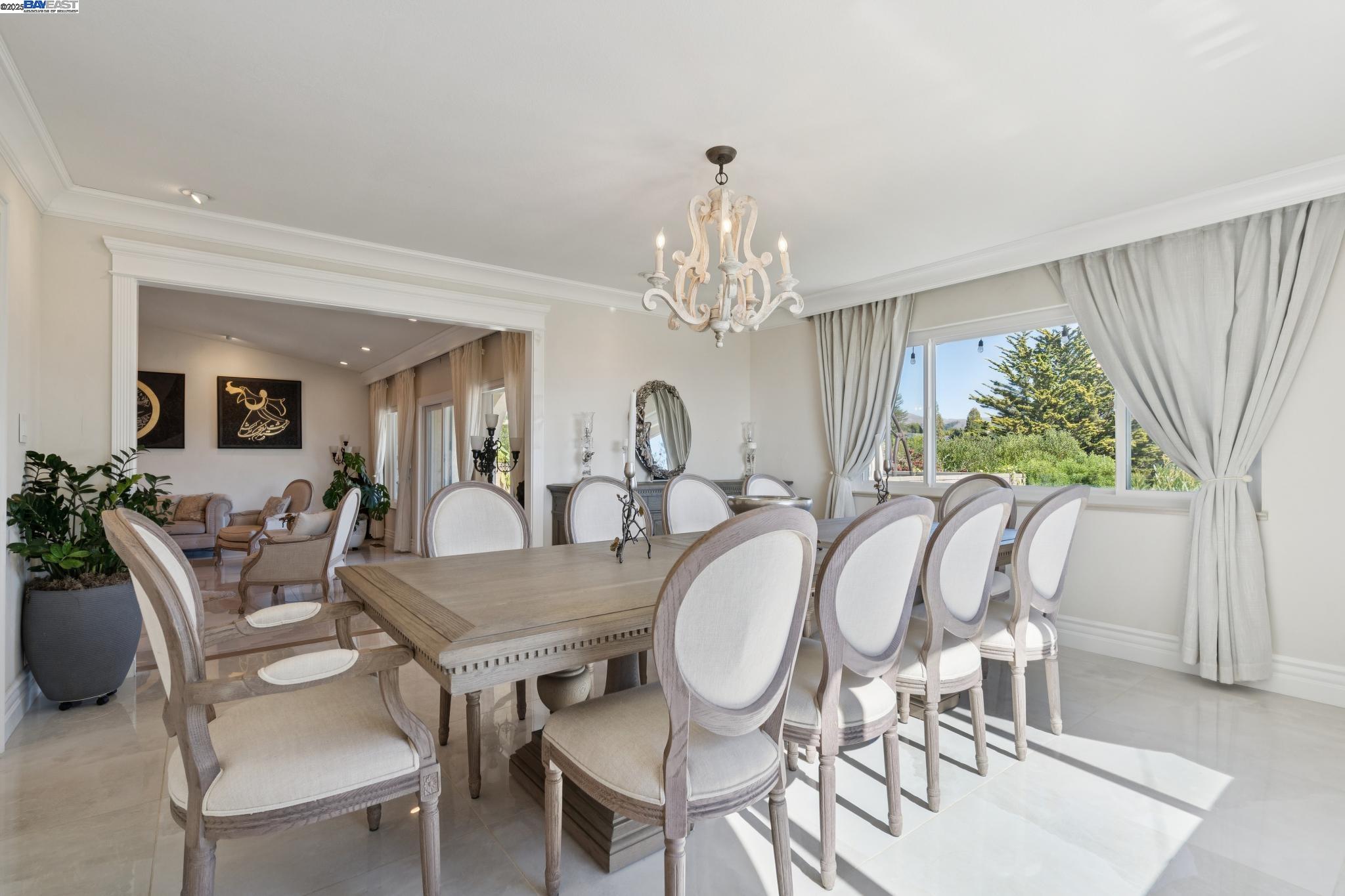 Detail Gallery Image 21 of 60 For 6066 Monte Verde Ct, Castro Valley,  CA 94552 - 4 Beds | 2/1 Baths